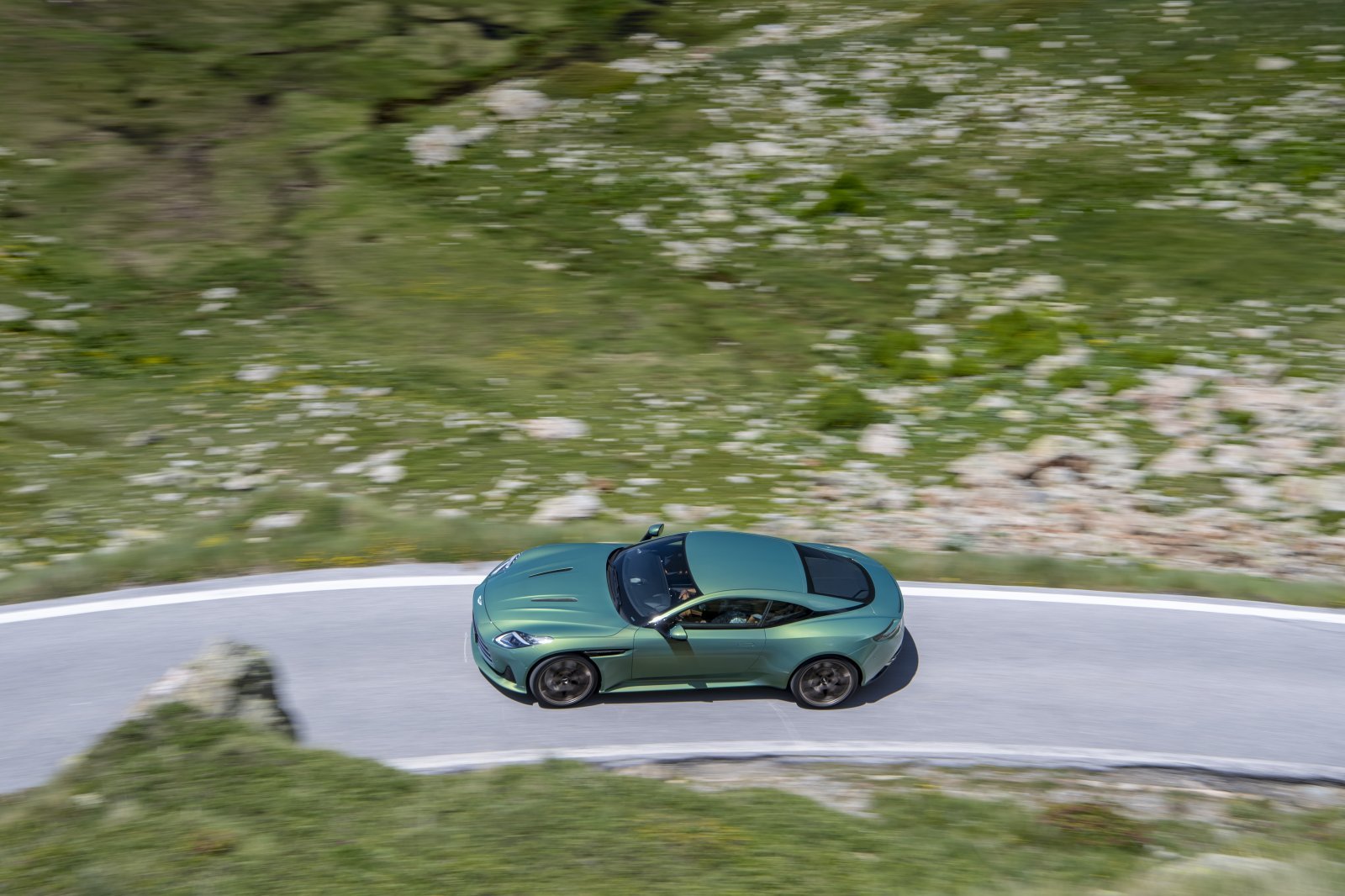 AM_Aston_Martin_DB12_Green_©AndyMorgan0105.JPG