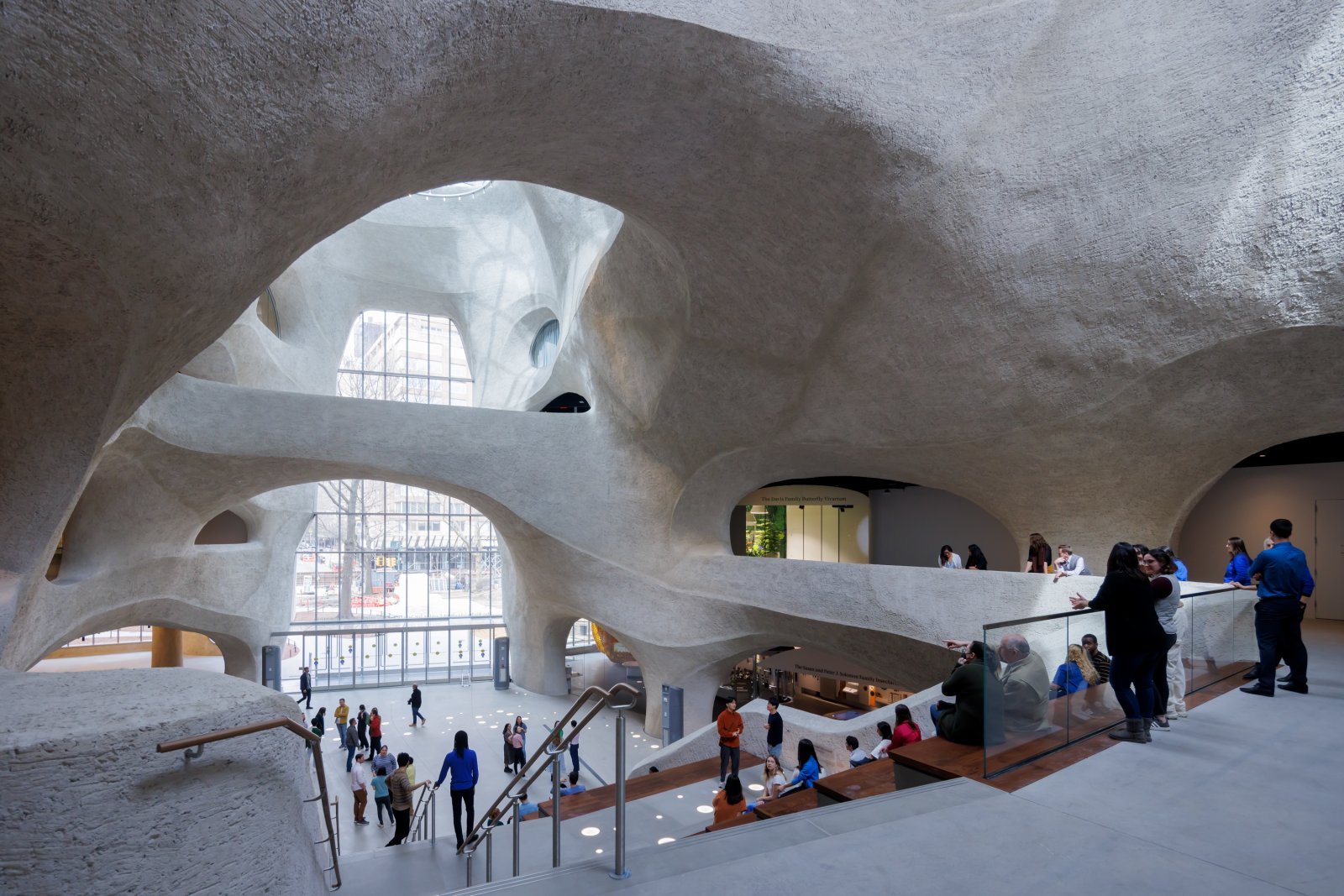 5-_Gilder_Center_Griffin_Atrium_Staircase_Iwan_Baan_0632.jpg