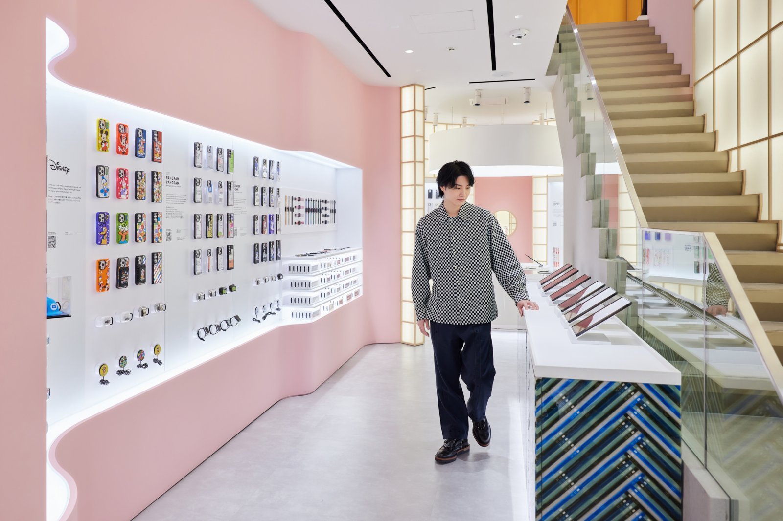 Dori Sakurada_pr_2400×1600_05.jpg