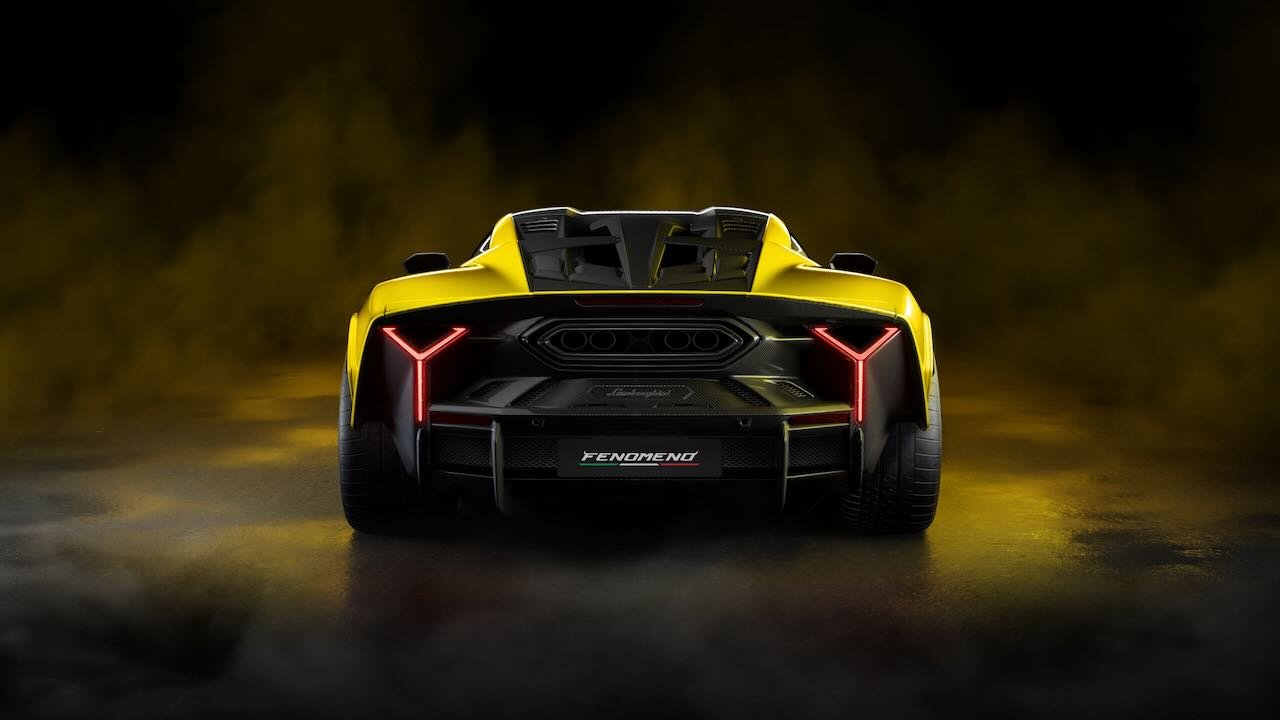 Lamborghini Fenomeno Ambient Horizontal - Rearのコピー.jpeg