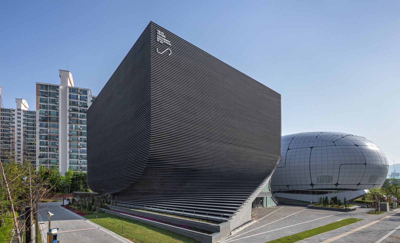 5_Building Photo 06.jpg