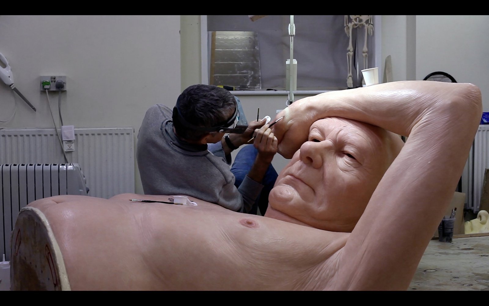 け_RM_35_Still Life_ Ron Mueck at Work_350dpi.jpg