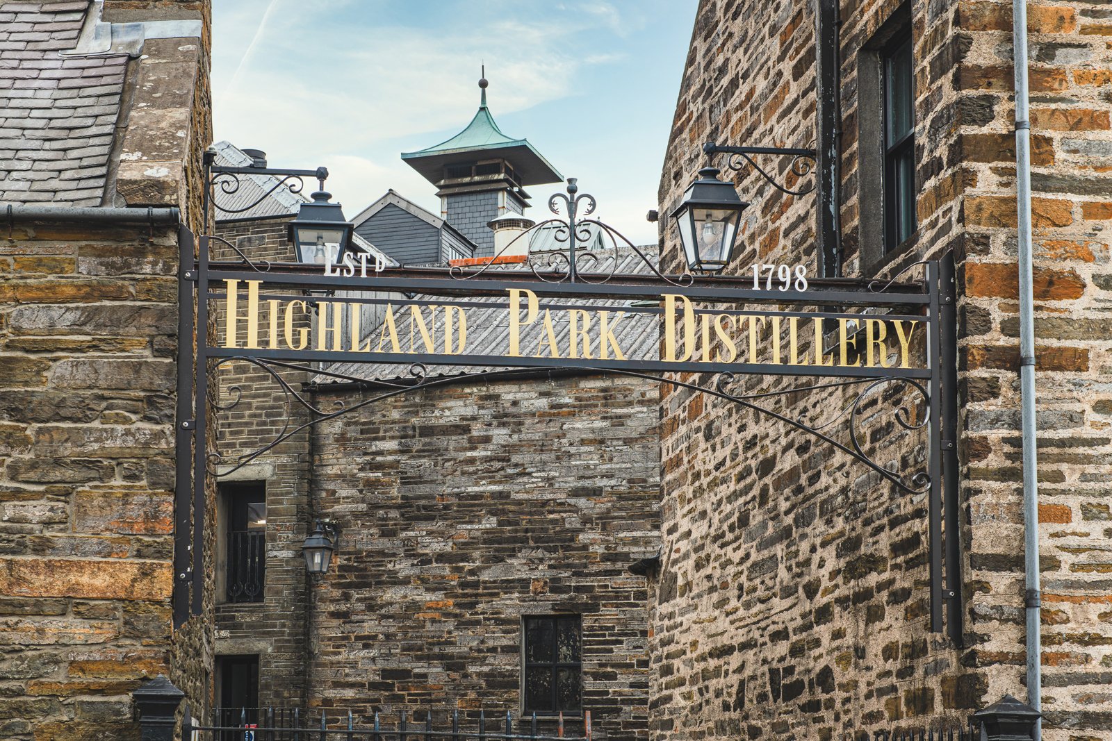 6_2023-LifestylePhotography-Distillery-8.jpg