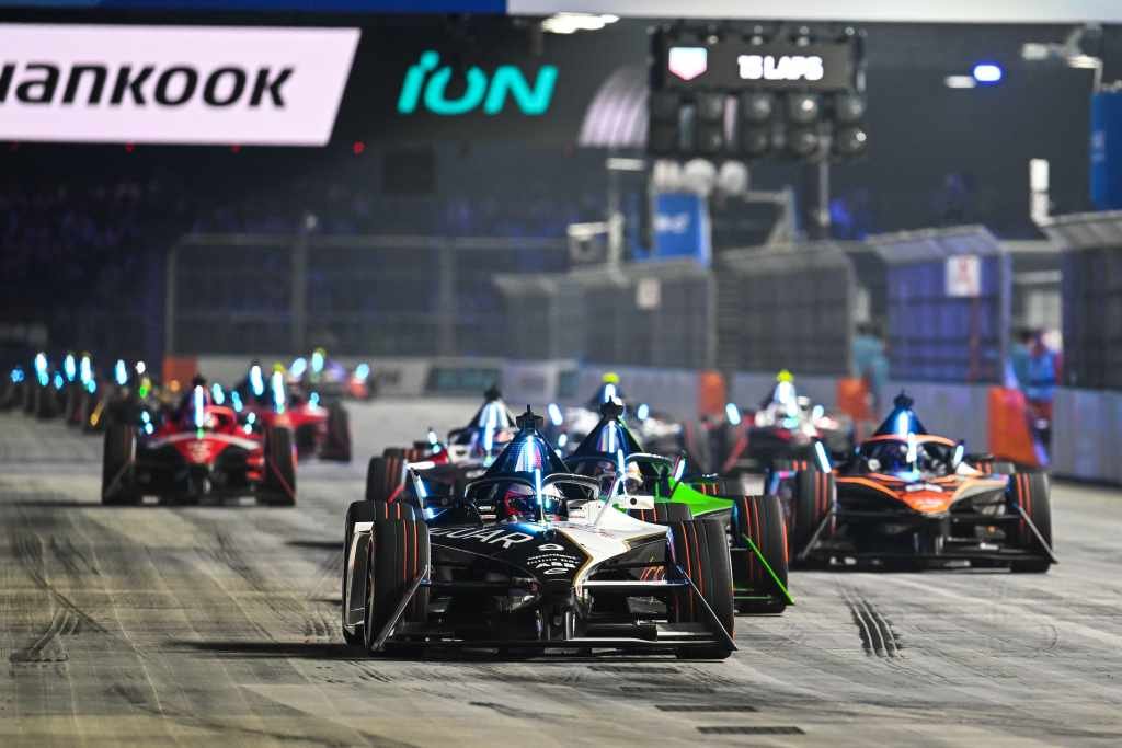 J_TCS_Racing_London_R15_MitchEvans_290723_003のコピー.jpg