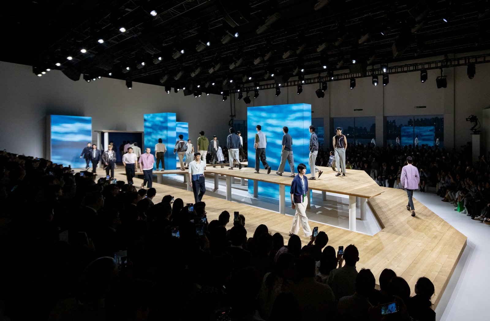HERMÈS_BOARDWALK_RUNWAY ATMOSPHERE_©︎KYUNGSUB SHIN_01.jpg