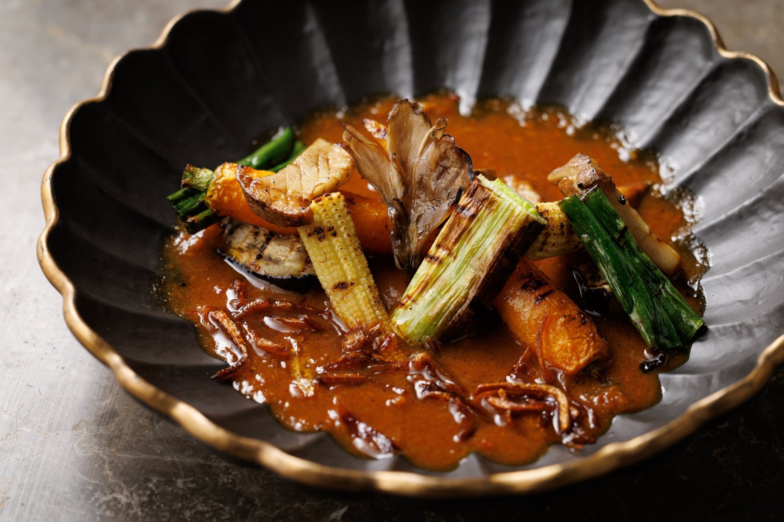 グリル野菜とハーブのカレー.jpg