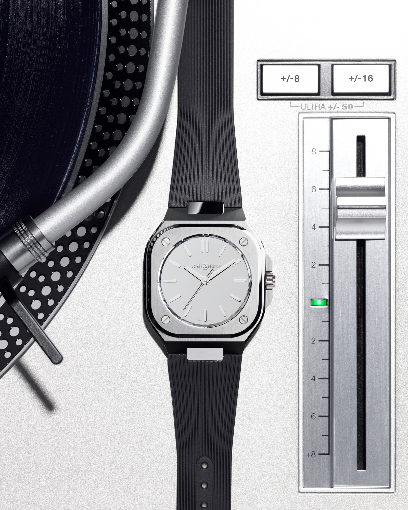 Q28-BR-018-BR05 MIRROR-NM3-CAOUT.jpg