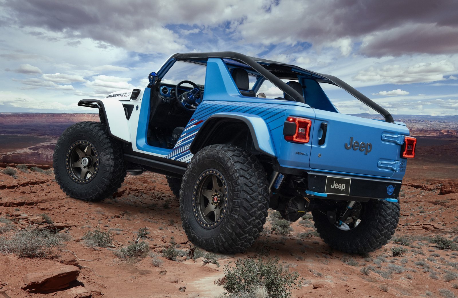7_Jeep Wrangler Magneto 3.0 Concept.jpg