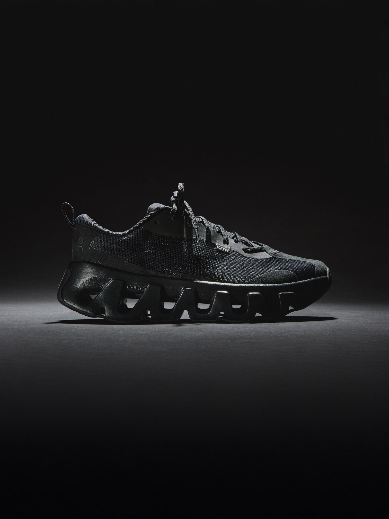 8-Final_On-KTECH-1-Black-Black_1064.jpg