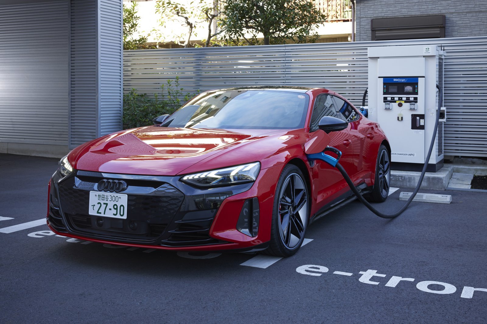 e-tron GT_053のコピー.JPG