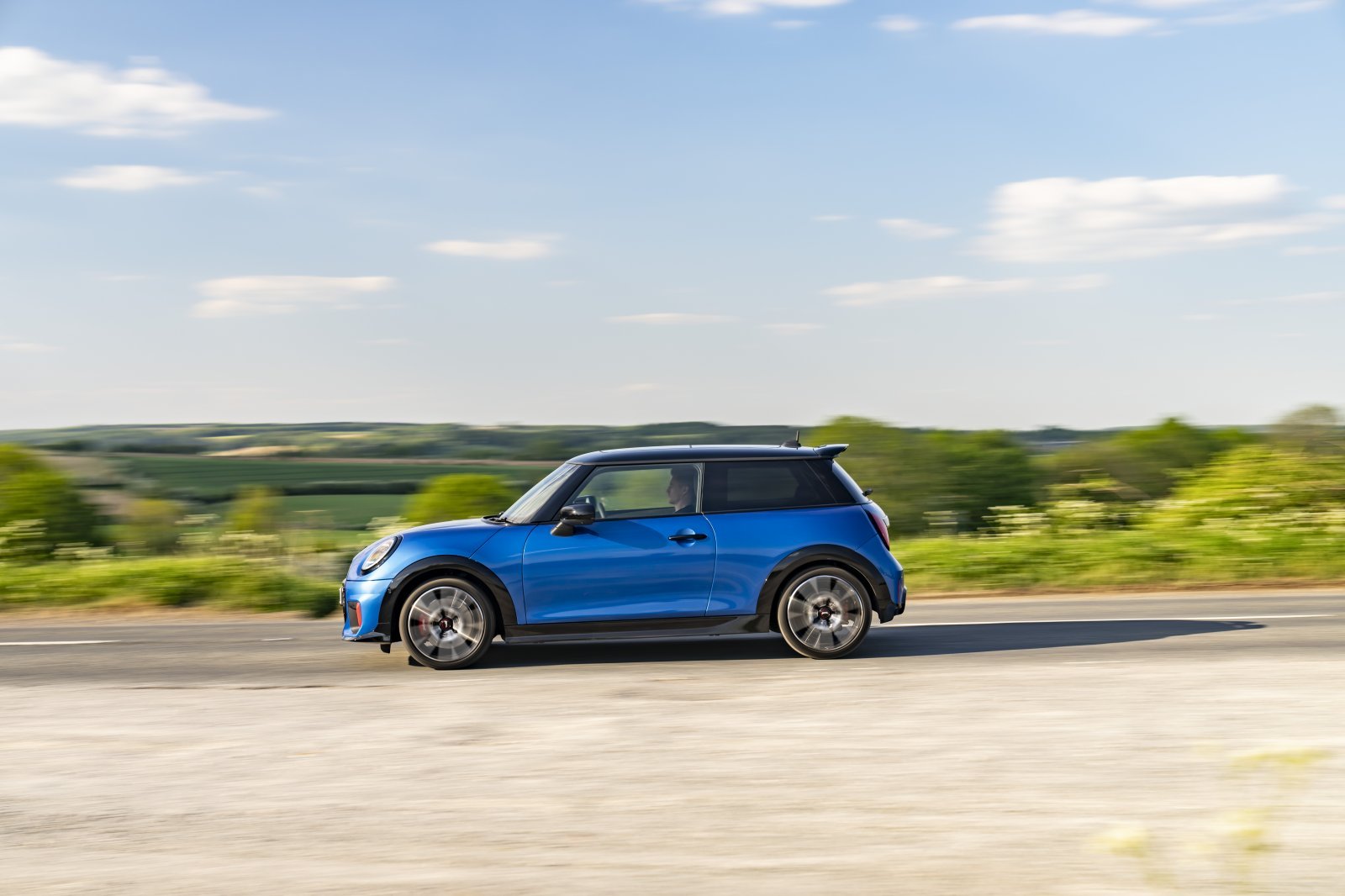 BF_MINI_JCW_Icy_Sunshine_Blue_052025_00019のコピー.jpg
