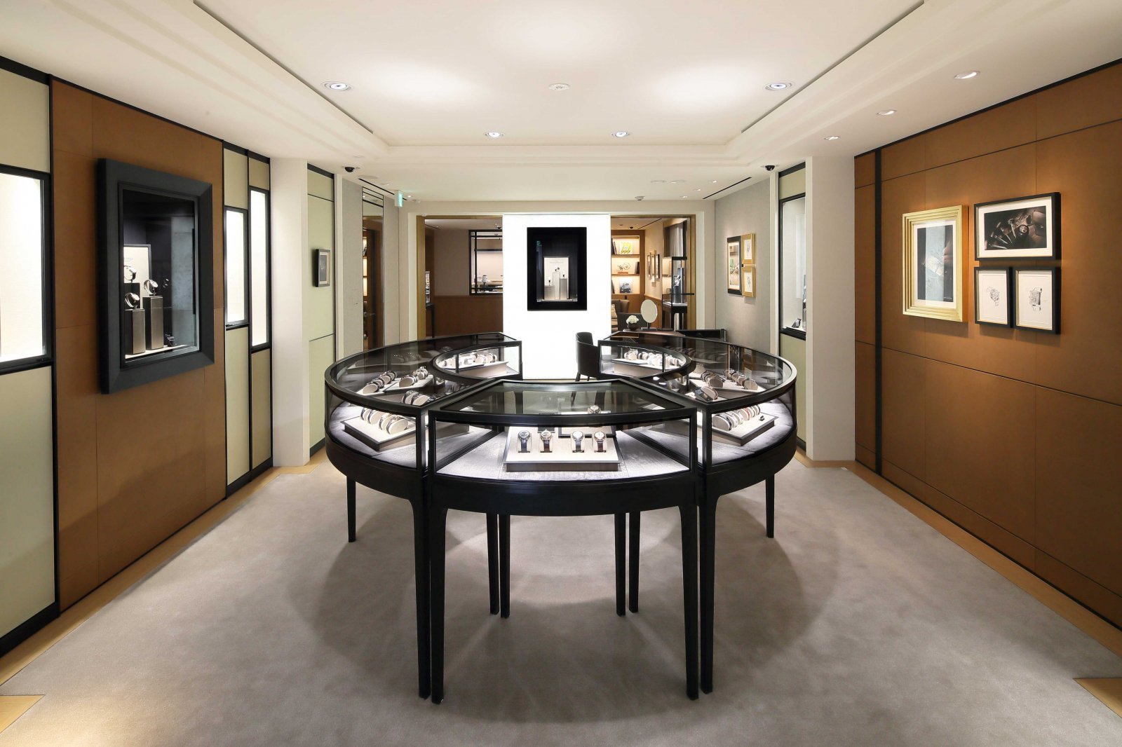 JLC44_JLC_Ginza_Namiki01_low.jpg