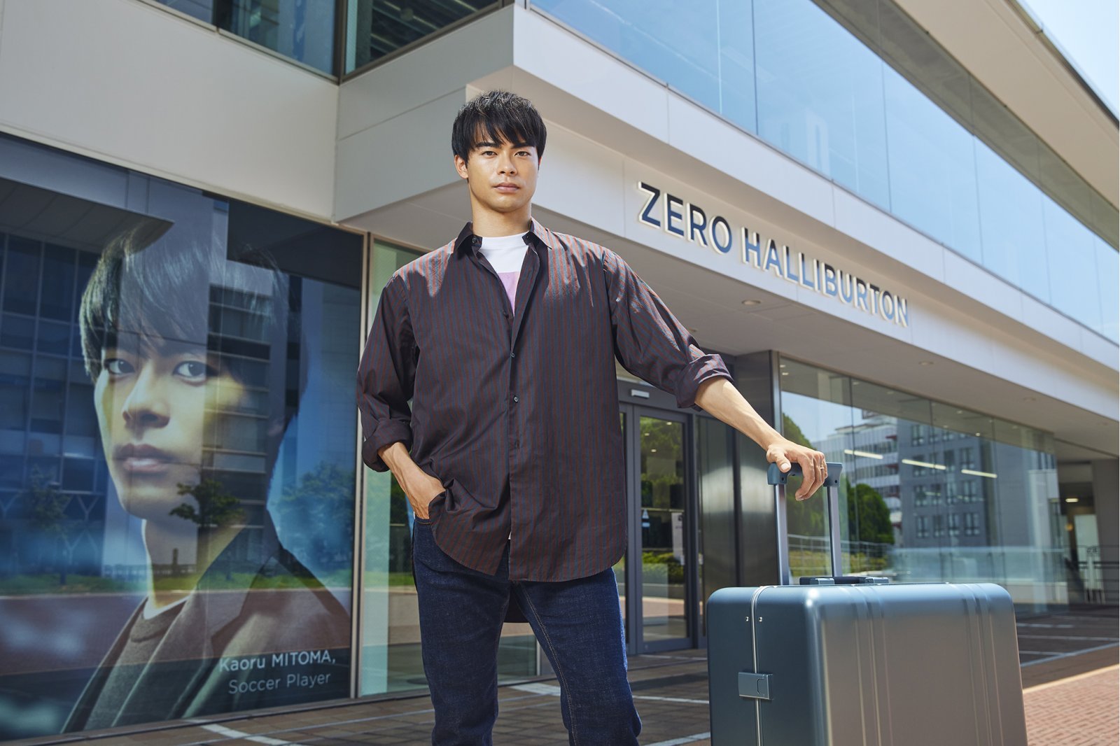 【ZERO HALLIBURTON】三笘薫選手＠新宿サザンテラス店.jpg