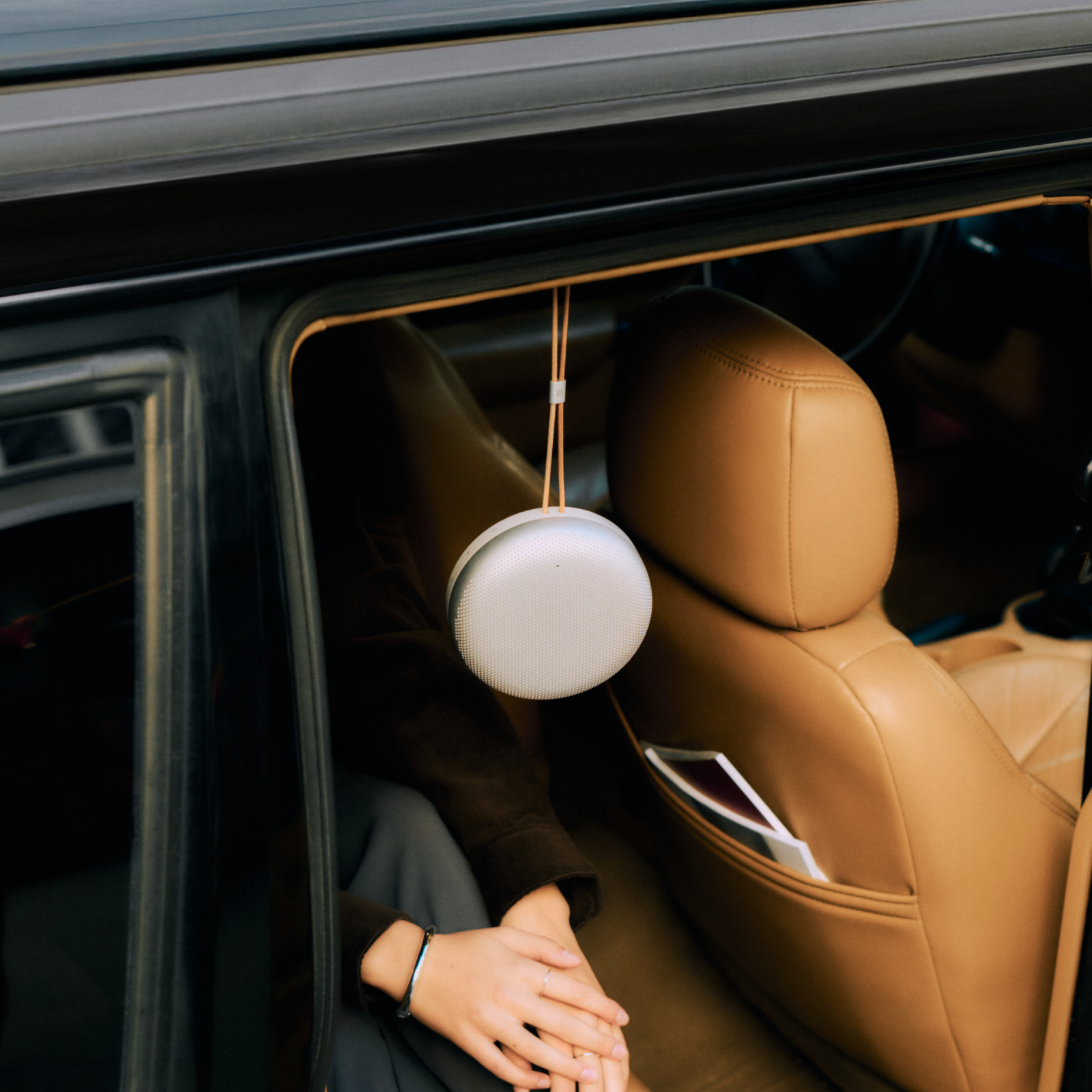 画像③A1 of a kind 2025 Beosound A1 3rd Gen Digital EN 1920x1920 Crop Clean 00164.png