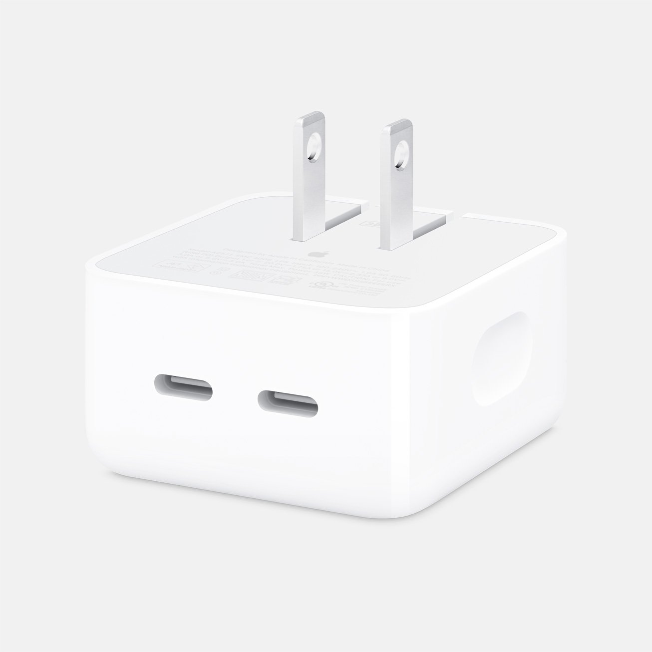 Apple-WWDC22-35W-dual-USB-C-Power-Adapter-220606.jpg
