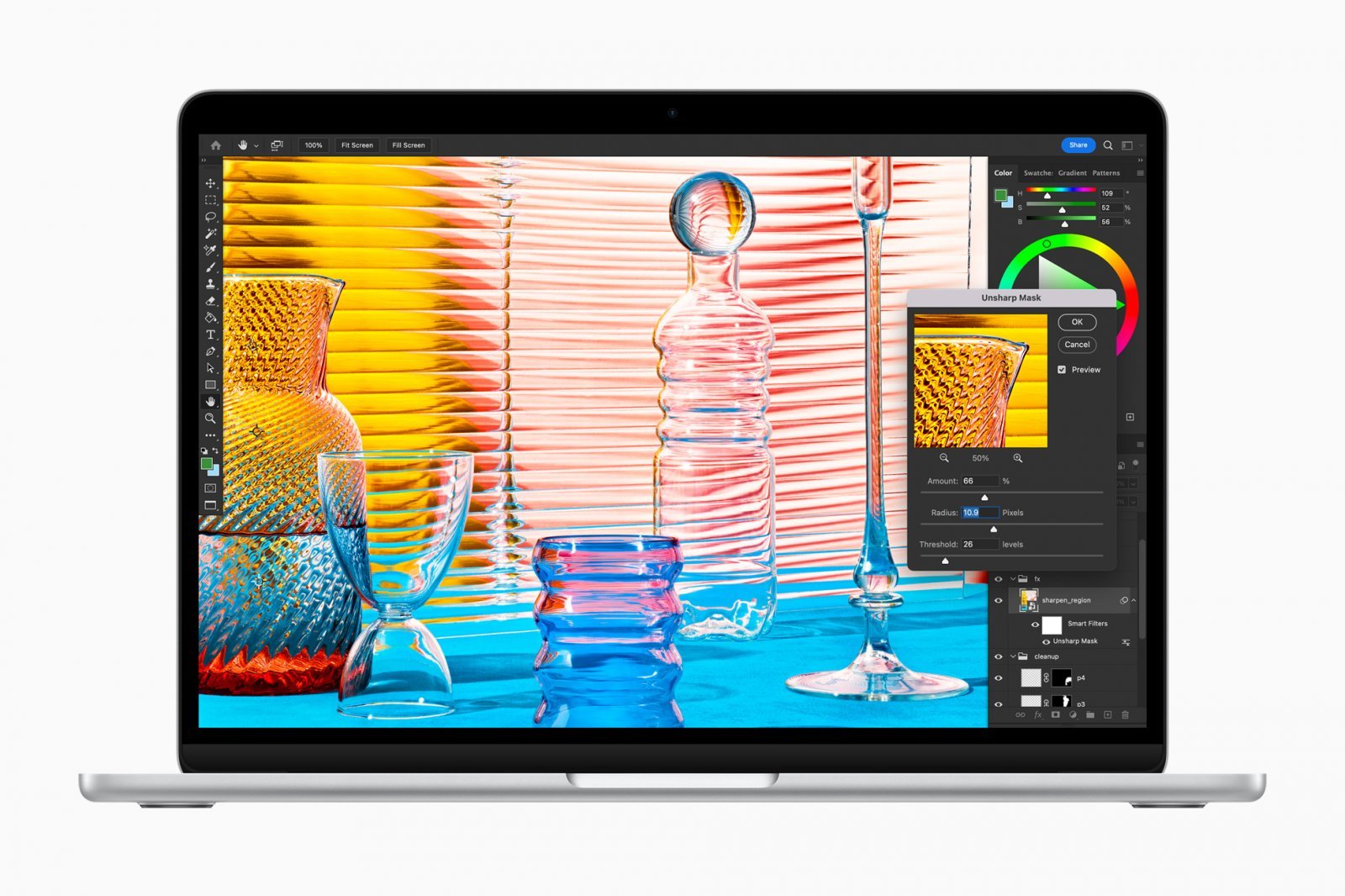 Apple-WWDC22-MacBook-Air-Adobe-Photoshop-220606.jpg