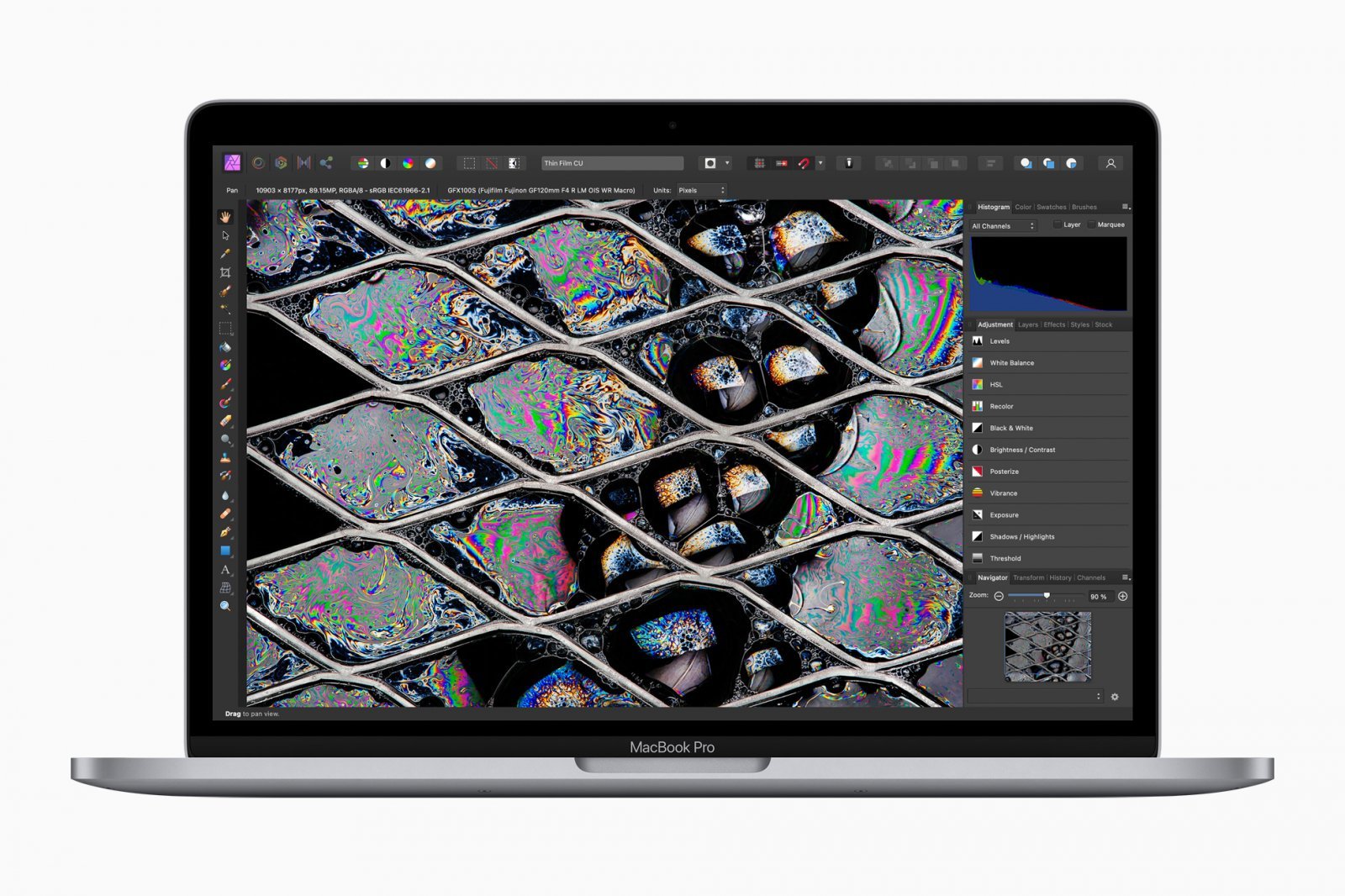 Apple-WWDC22-MacBook-Pro-13-Affinity-Photo-220606.jpg