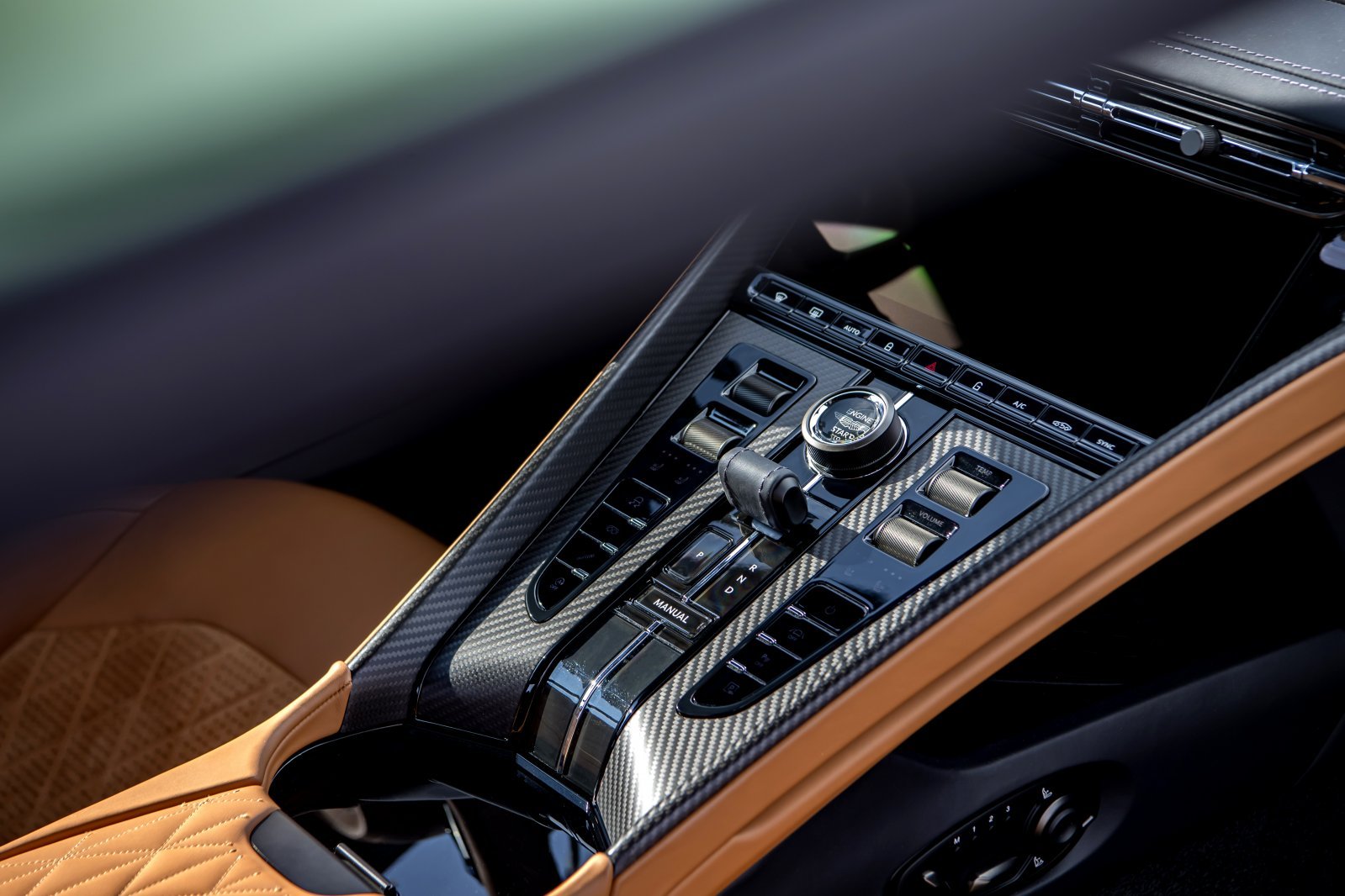 Aston_Martin_DB12_Green_0077.JPG