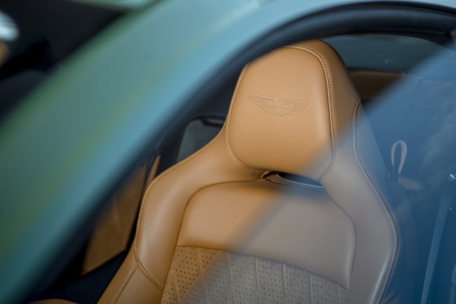 Aston_Martin_DB12_Green_0088.JPG