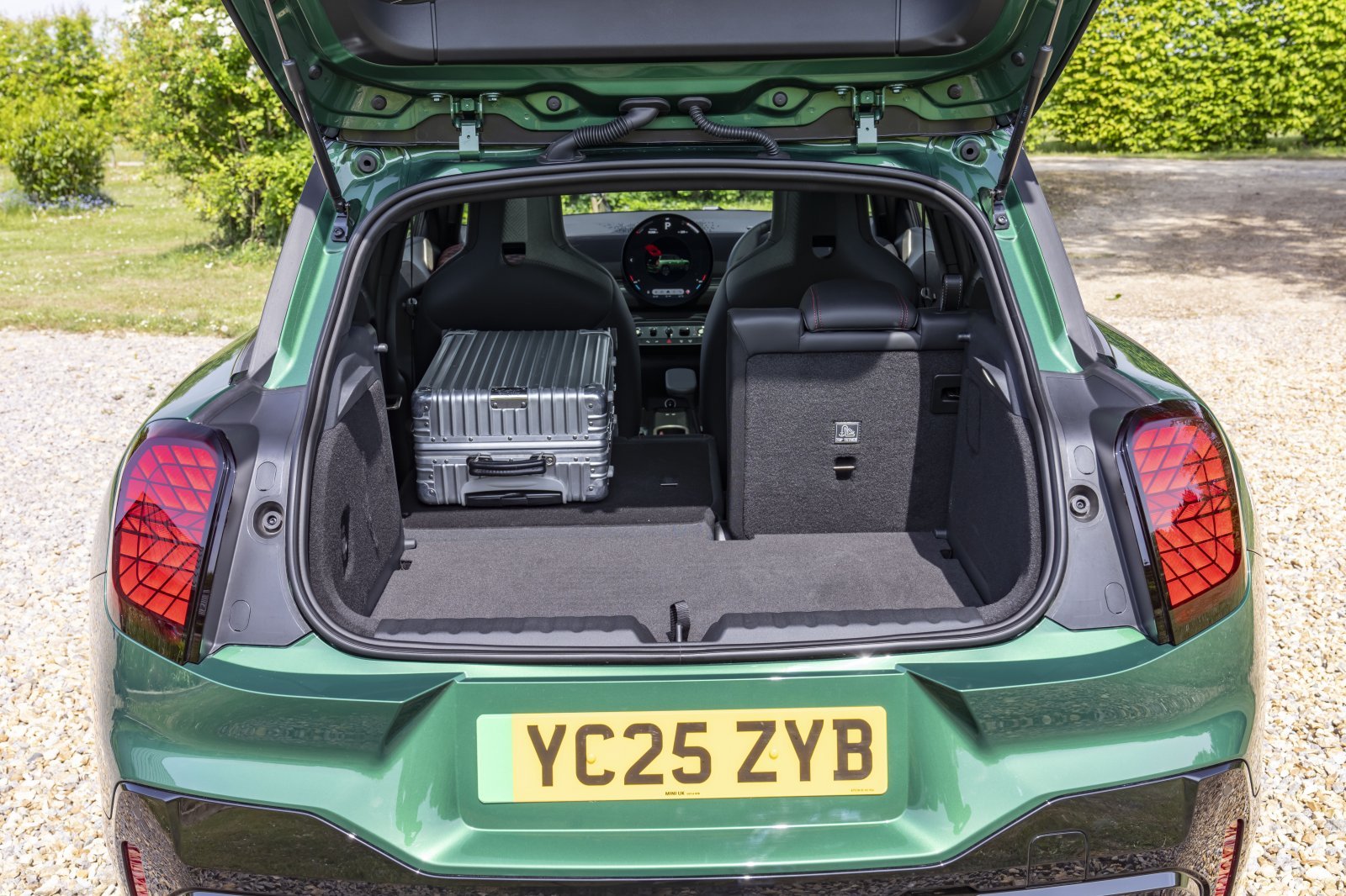BF_MINI_JCW_Aceman_British_Racing_Green_IV_052025_00072.jpg