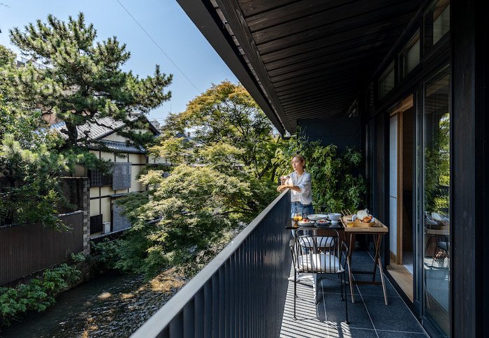 Balcony_Breakfast_2.jpg