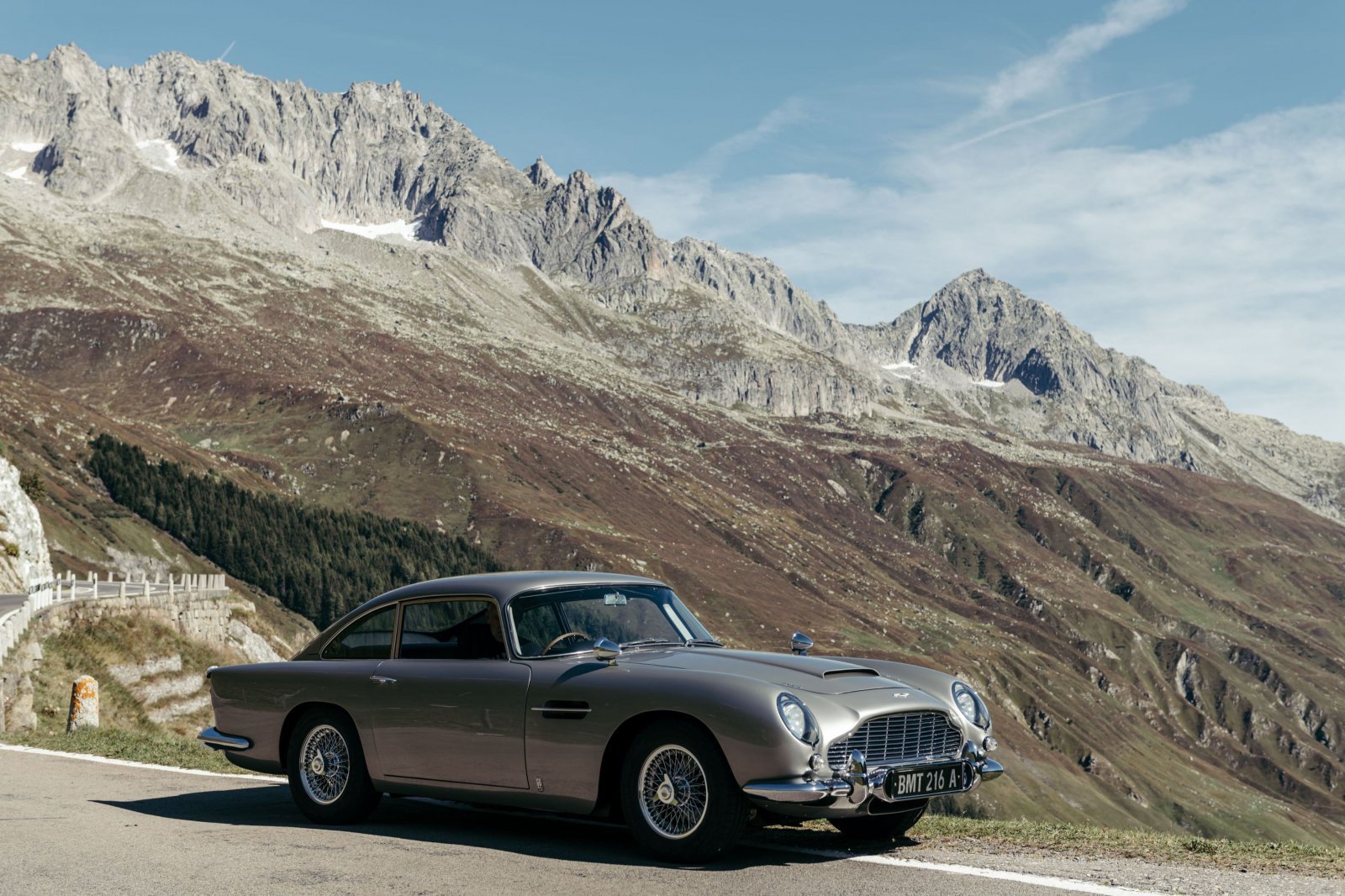 Bond_Aston_Martin_DB5.jpg