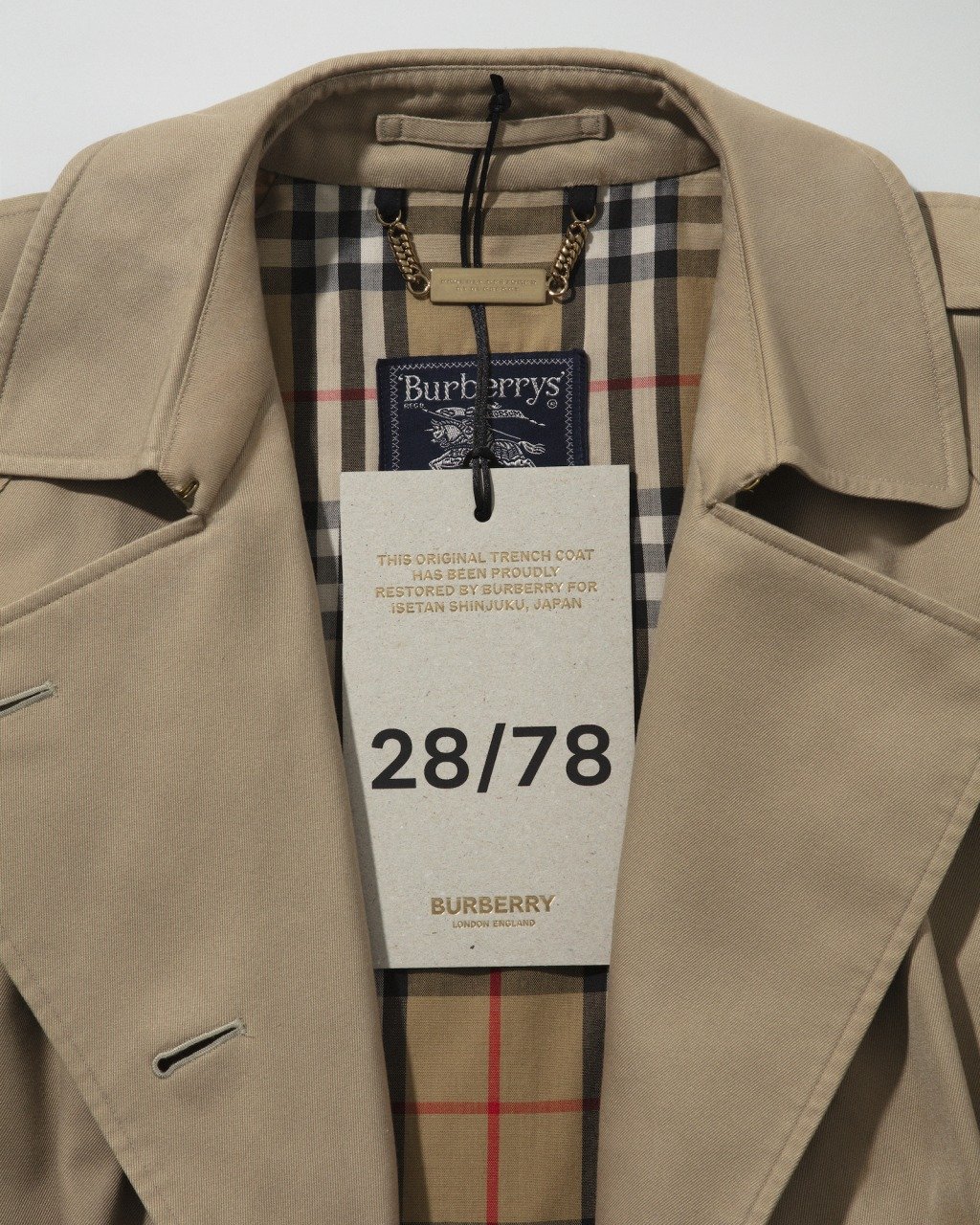Burberrypopup_4BURBERRY_2023_ISETAN_POP_UP_SWING_TAG_RGB_CROPPED_4x5_01.jpg