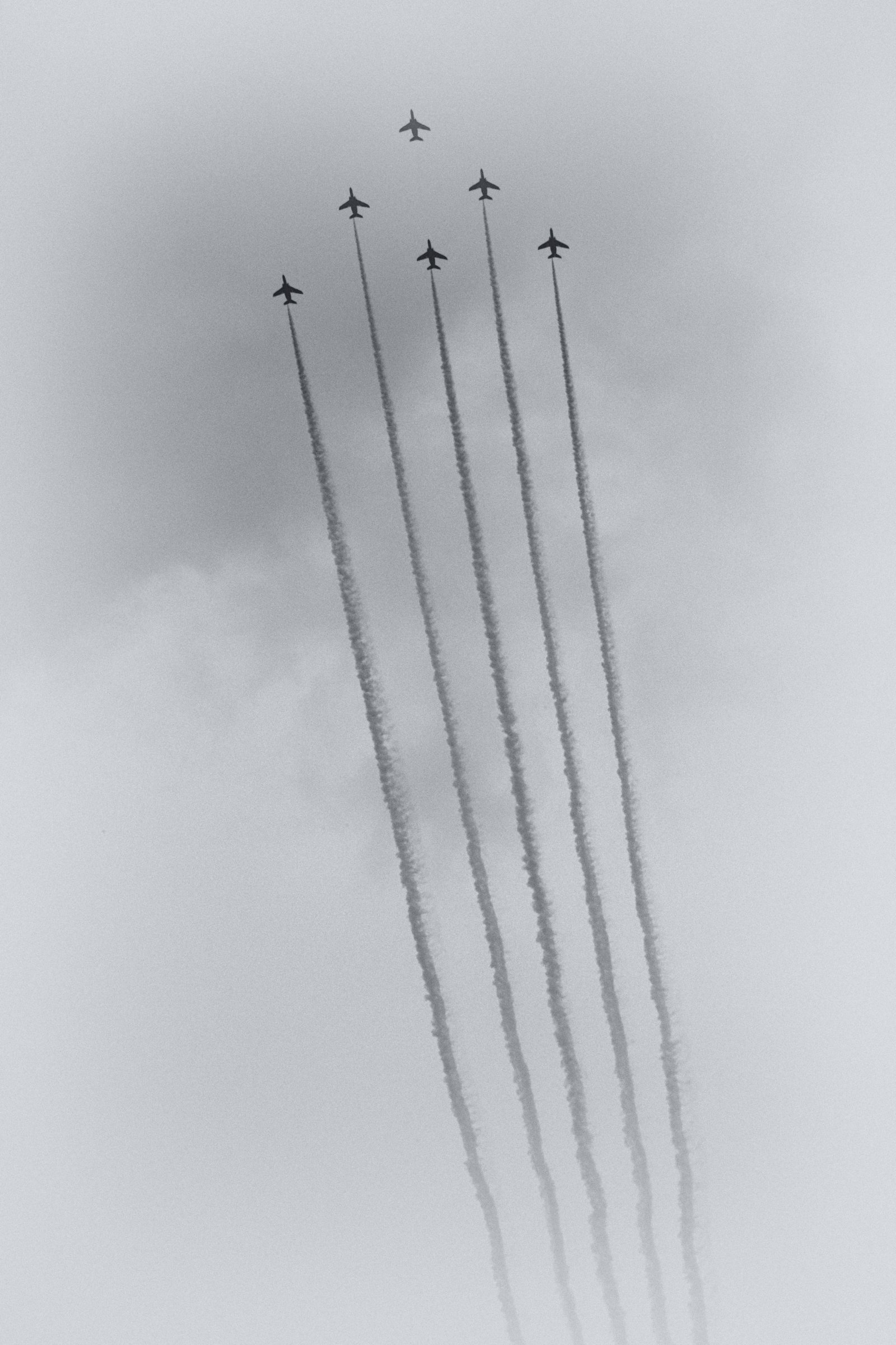 EF75300BW.JPG