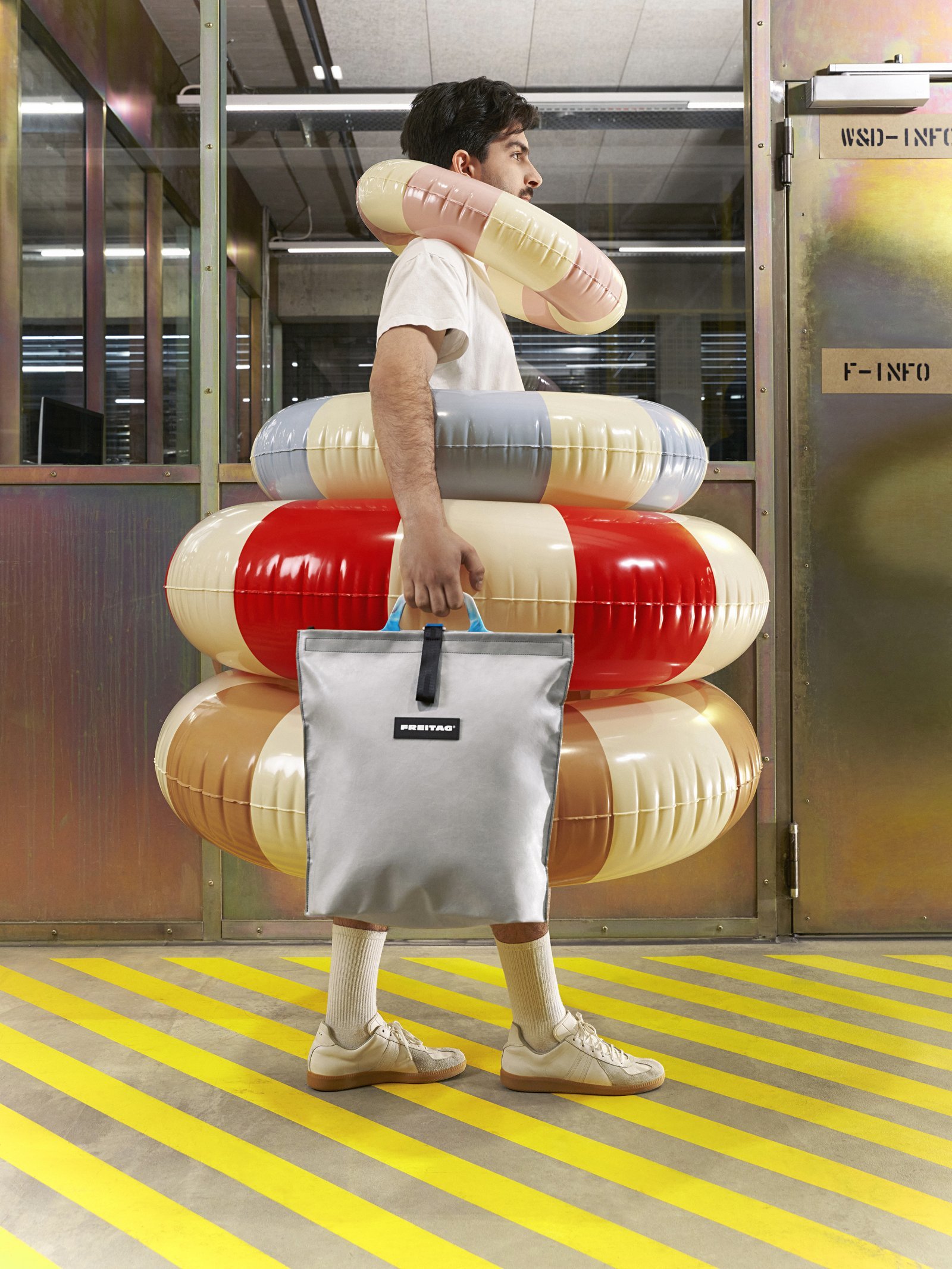 F738-COOL-BAG-CalypsoMahieu-RGB-HighRes-04-3-4.jpeg