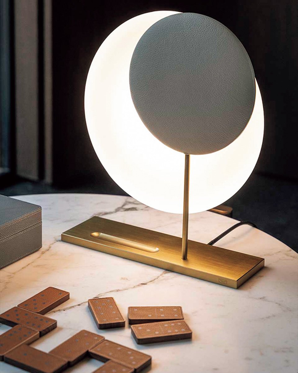 FB-07_004-moonbeam-lamp.jpg