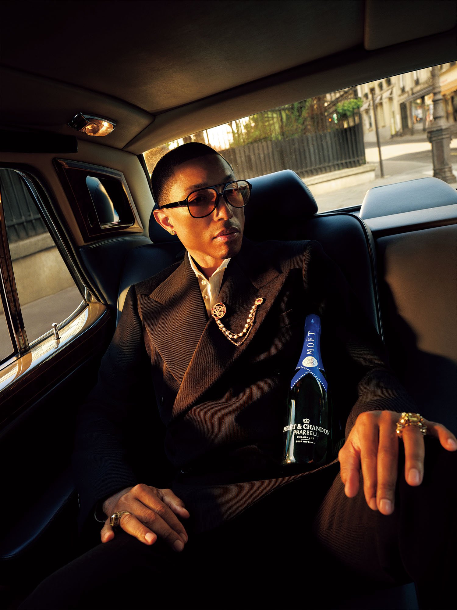FB-2_Moet Chandon Pharrell Williams Limited Edition - Hero Blue - Credits Anthony Seklaoui_veryhigh.width-9500x-prop.jpg
