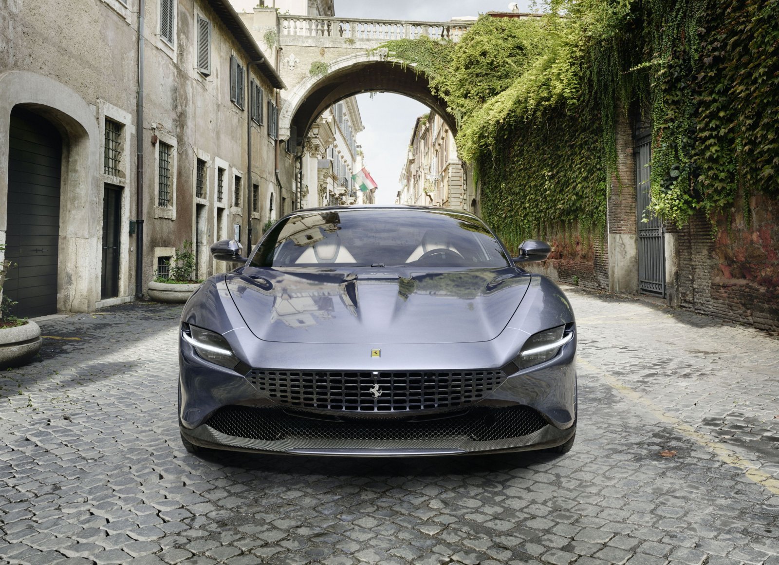 Ferrari_Roma.jpg