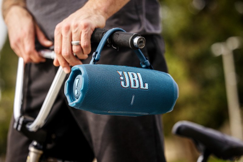 JBL_CHARGE6_LIFESTYLE_BMX_EU6A8085_x1.jpg
