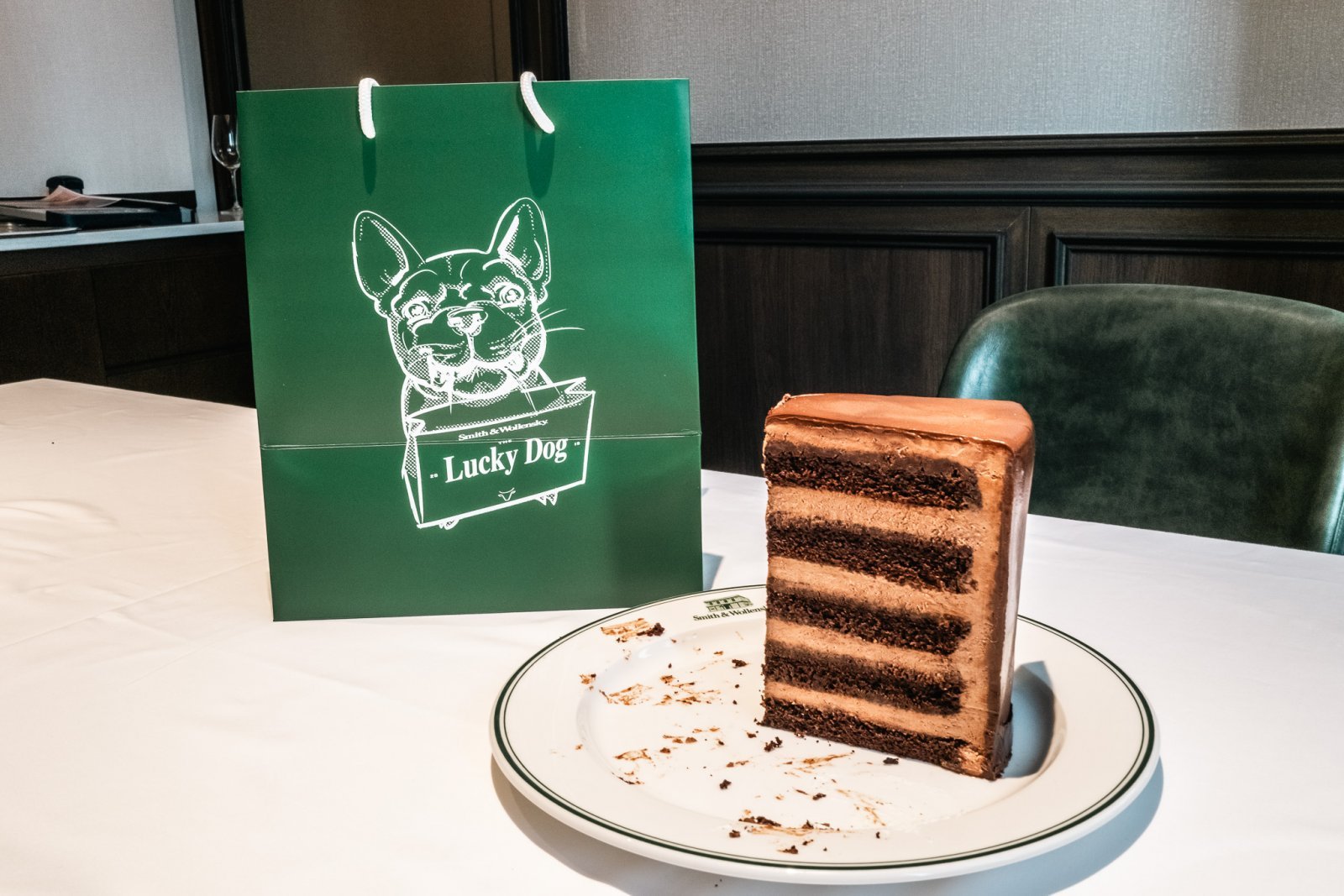 ギガンティックチョコレートケーキの持ち帰り