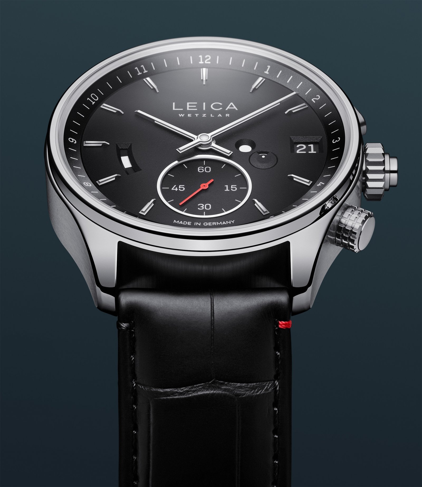 Leica_Watch_front-angle_LoRes_RGB.jpg