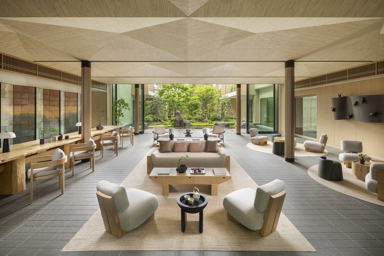 Lobby_1.jpg