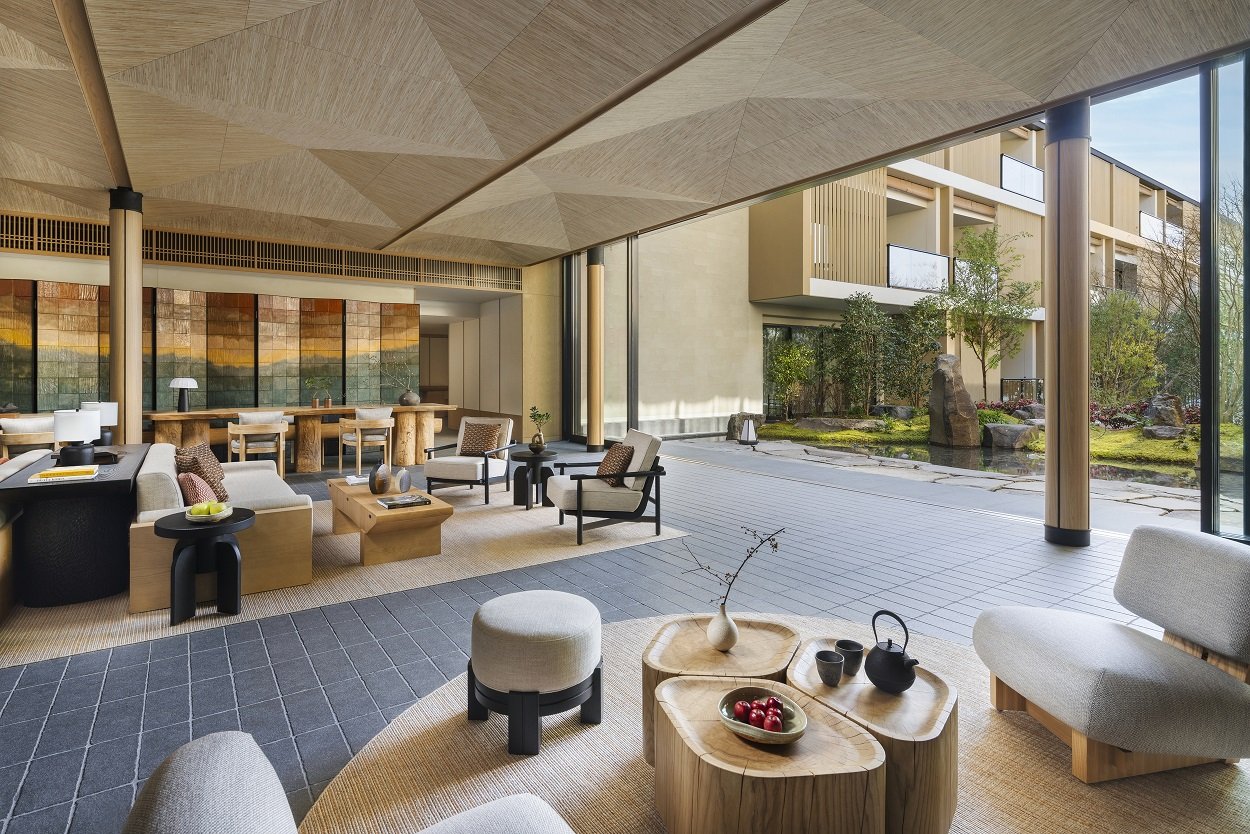 Lobby_2.jpg