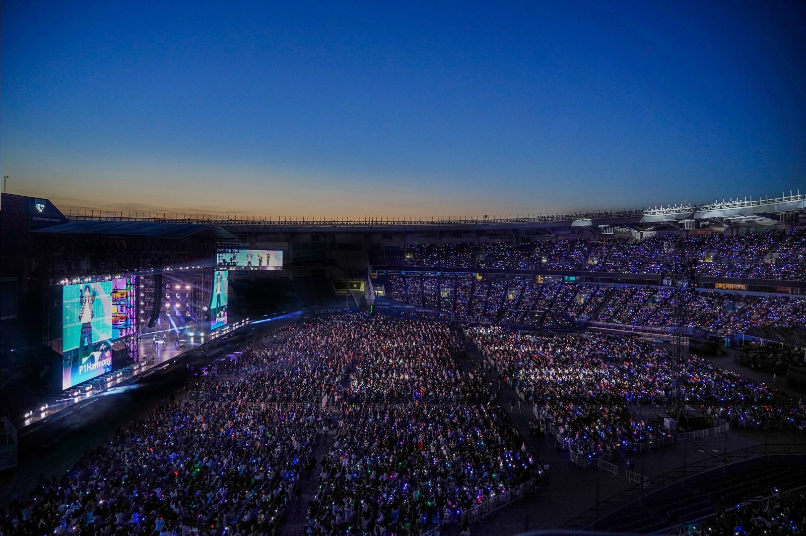 M COUNTDOWN STAGE_2.jpg