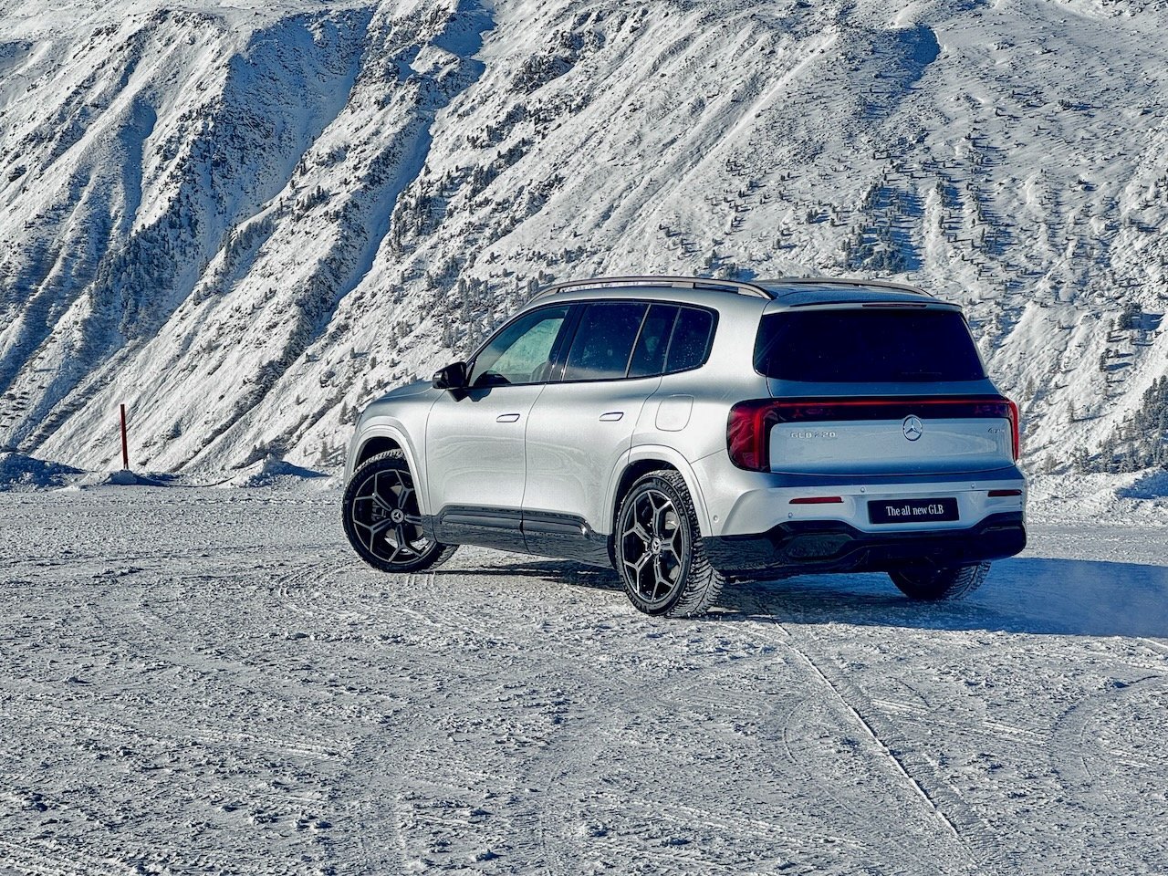 Mercedes-benz_GLB_11.jpeg