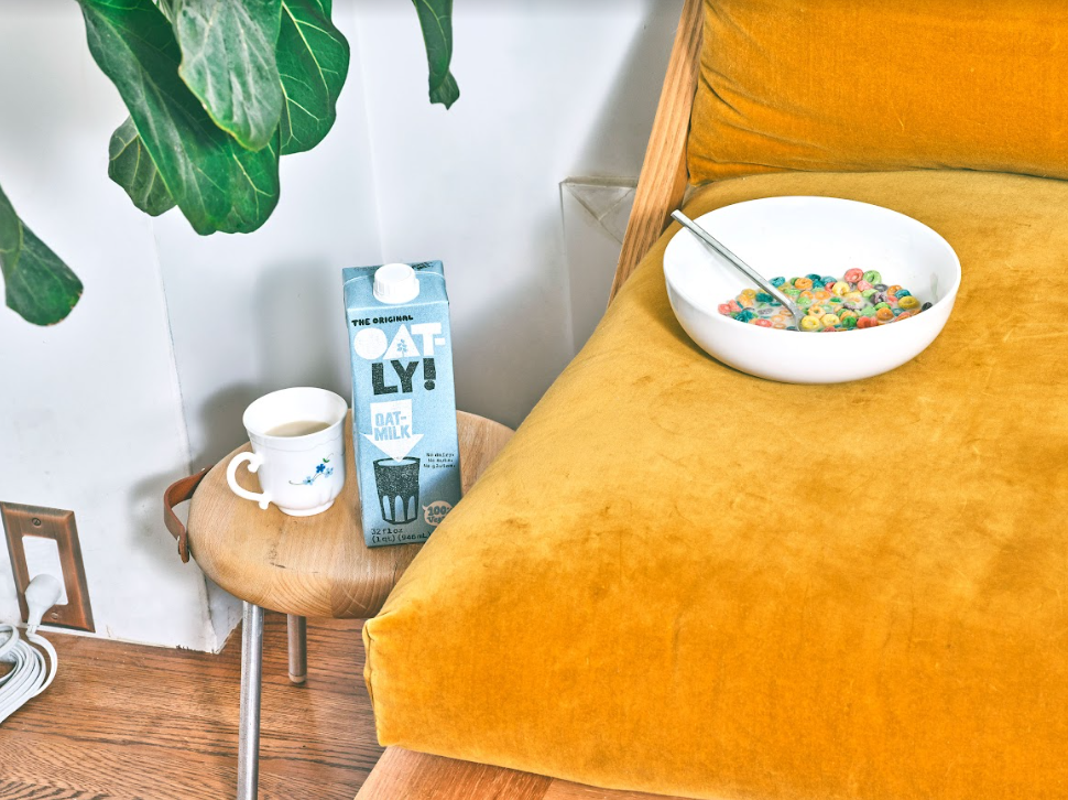 Oatly_couch.PNG