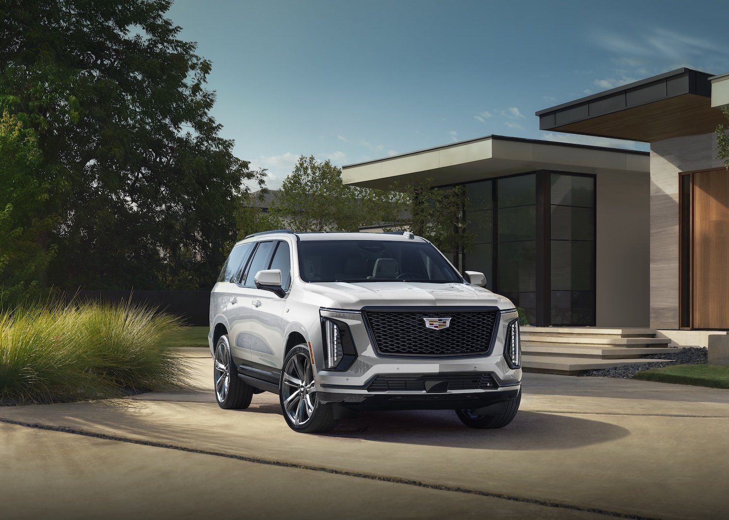 P01_25CAESC50001_CADILLAC_ESCALADE_MCM_SPORT_PLATINUM_G1W_300dpi.jpg