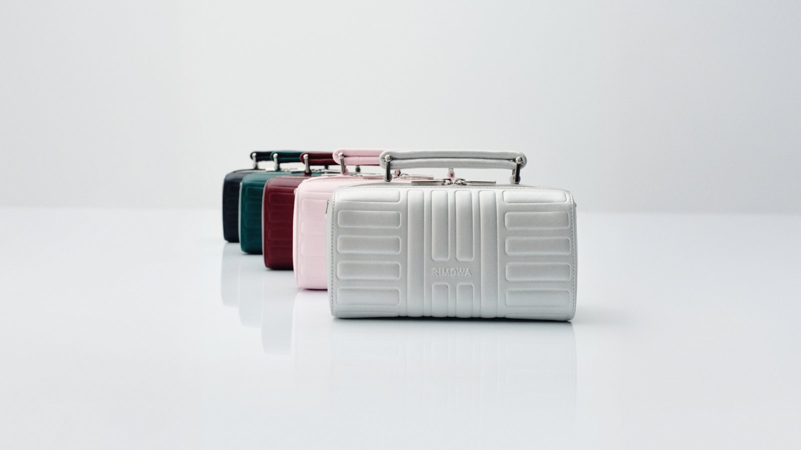 RIMOWA_Beauty Shot_16x9_Victor Brun_Groove Cross-Body Bags Small.jpg