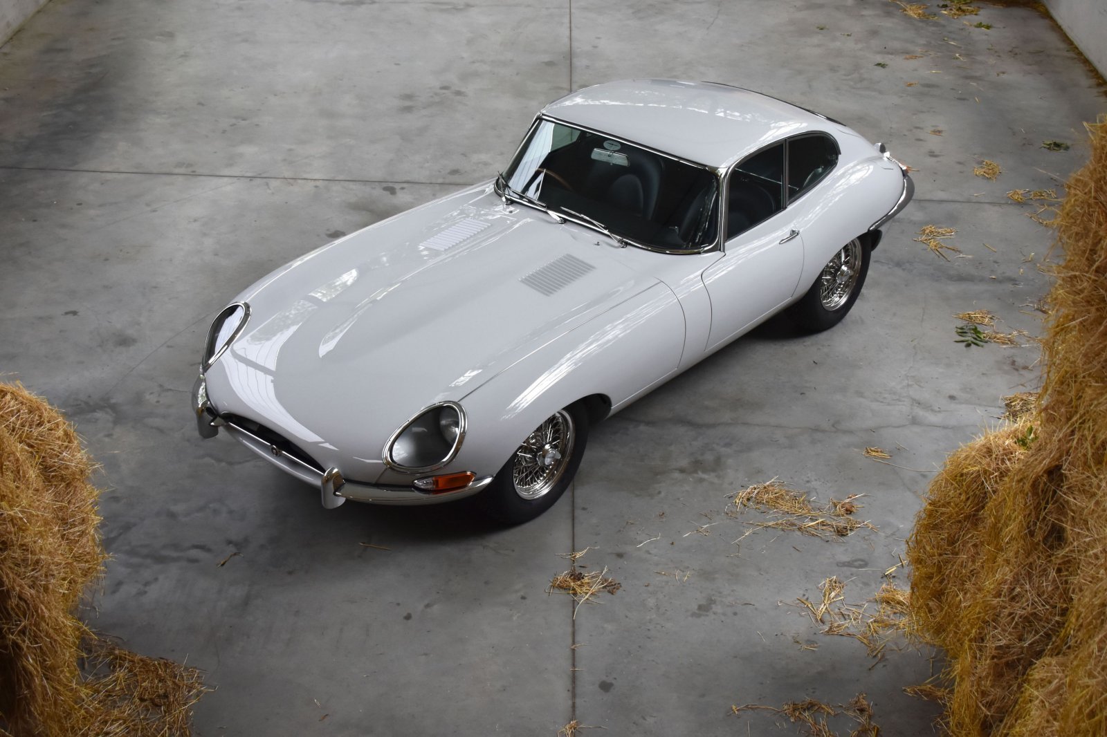 Reviving_an_exceptional_Series_1_E-type.jpg