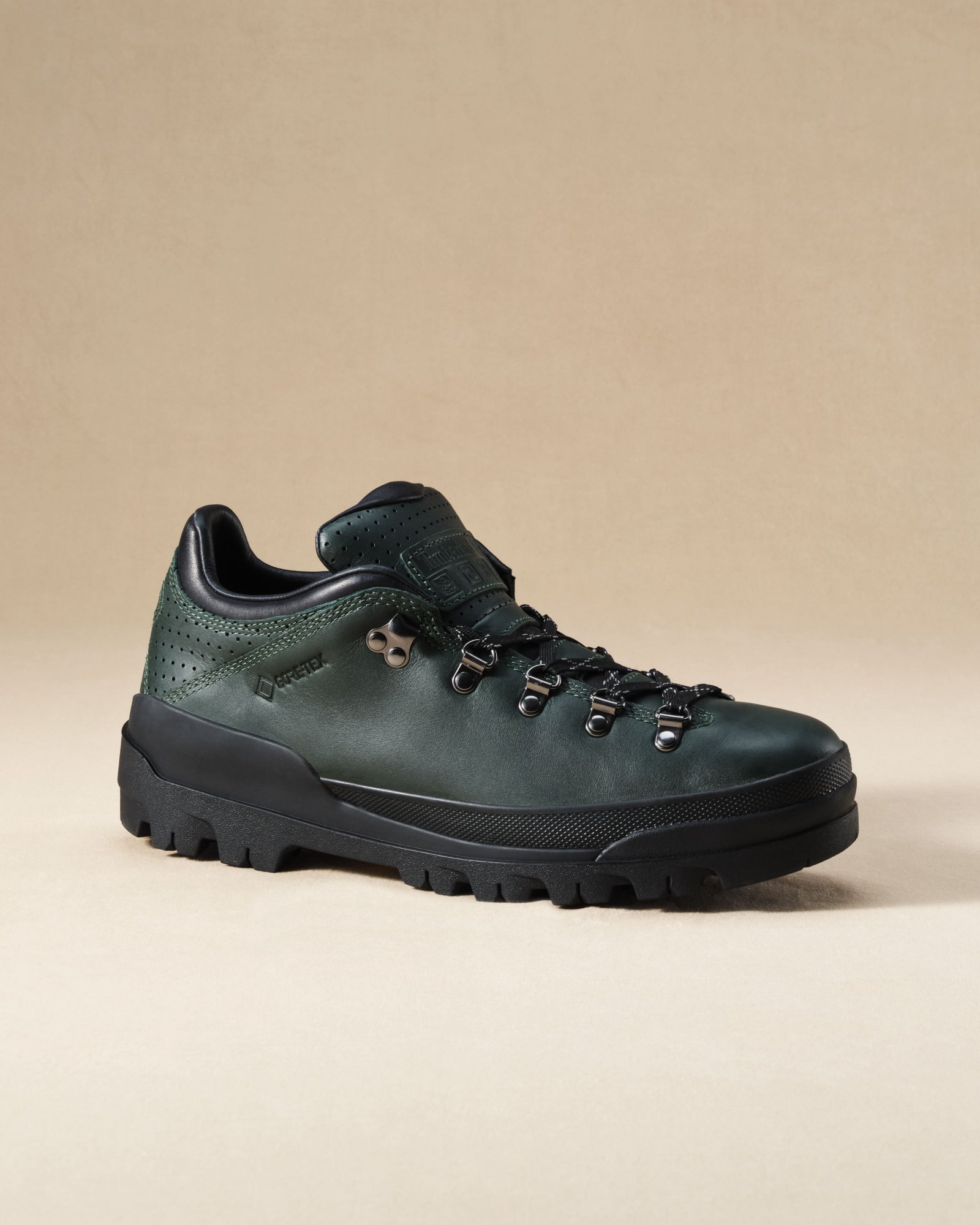 S26_Tier0_A418GEEQ_Shot79_2419 MAIN_4X5.jpg