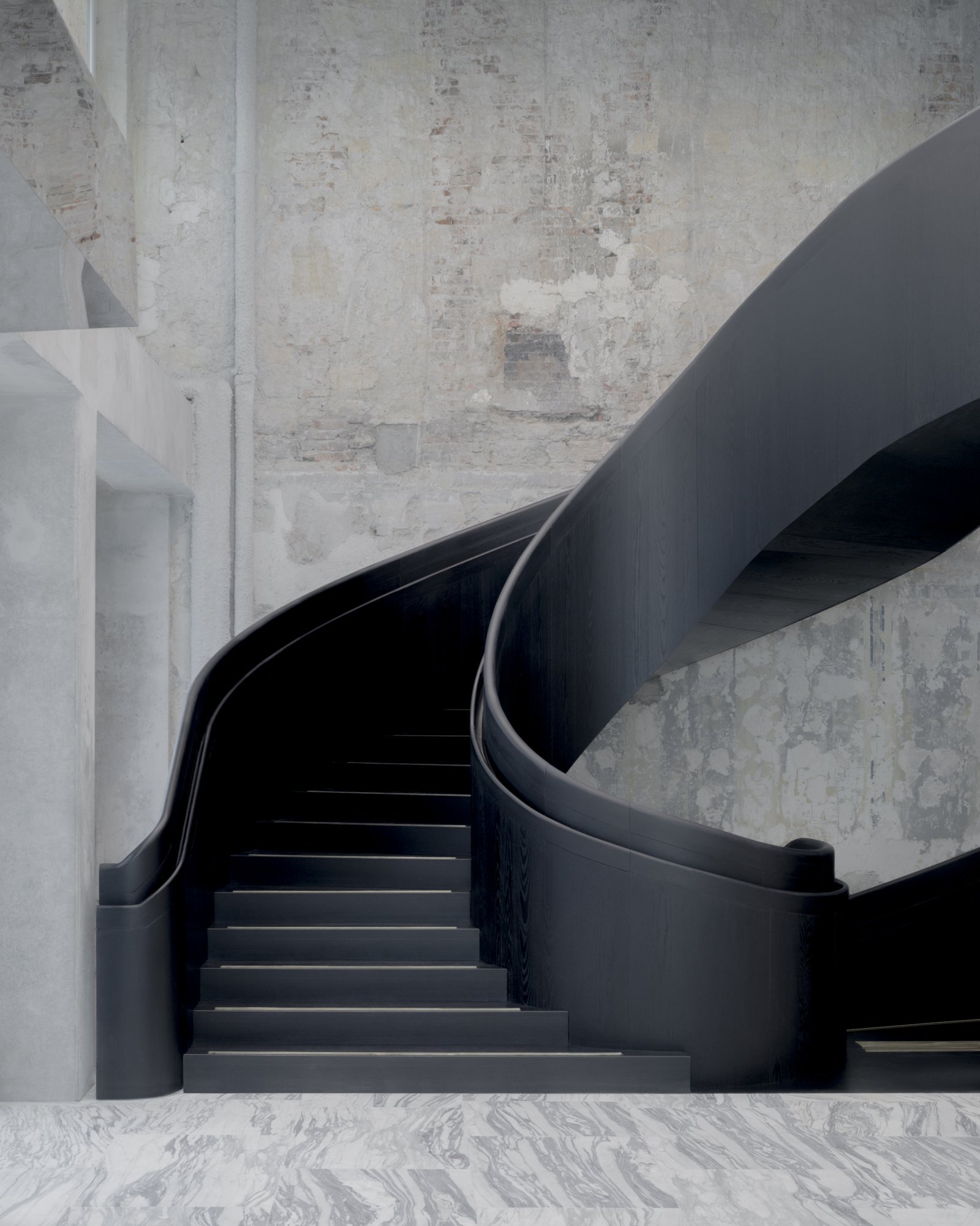 SAINT LAURENT_CHAMPS_ELYSEES_STORE_01_HR.jpg