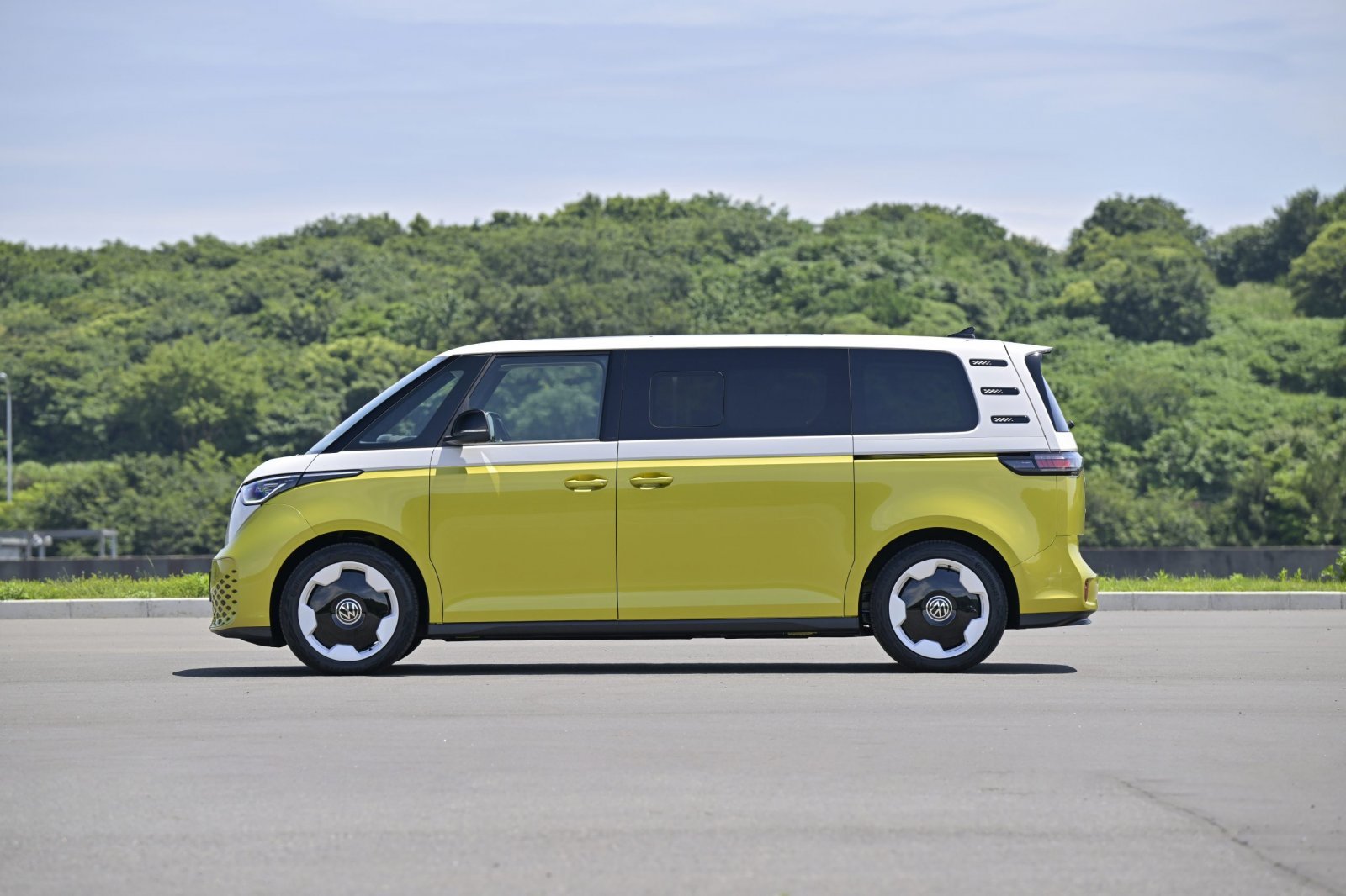 VolkswagenPressClub_1.jpg
