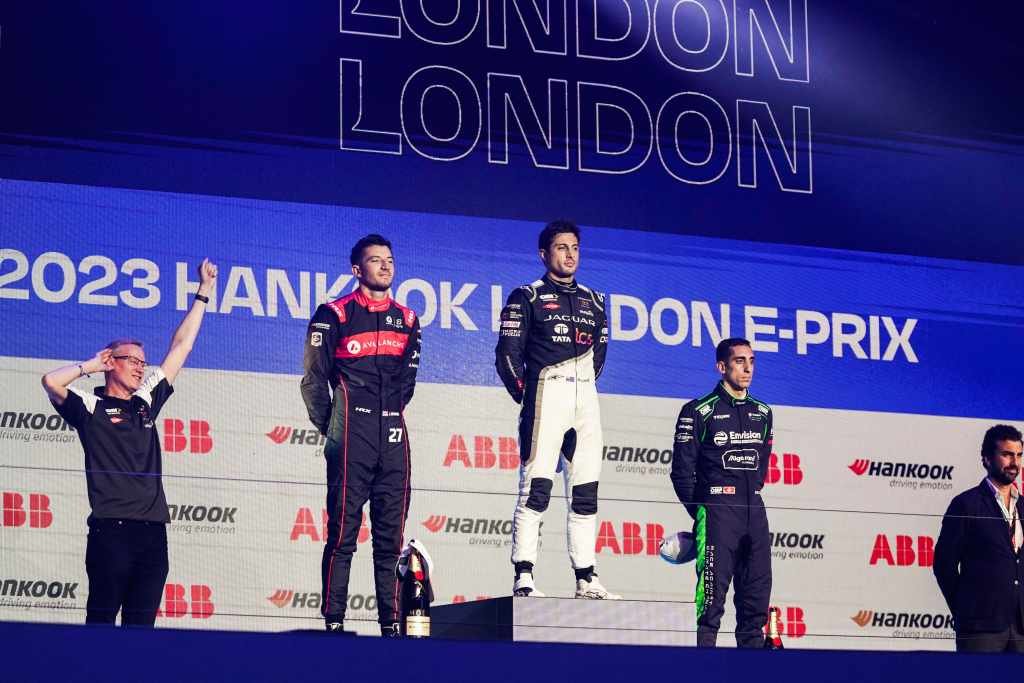 J_TCS_Racing_London_R15_Podium_290723_001のコピー.jpg