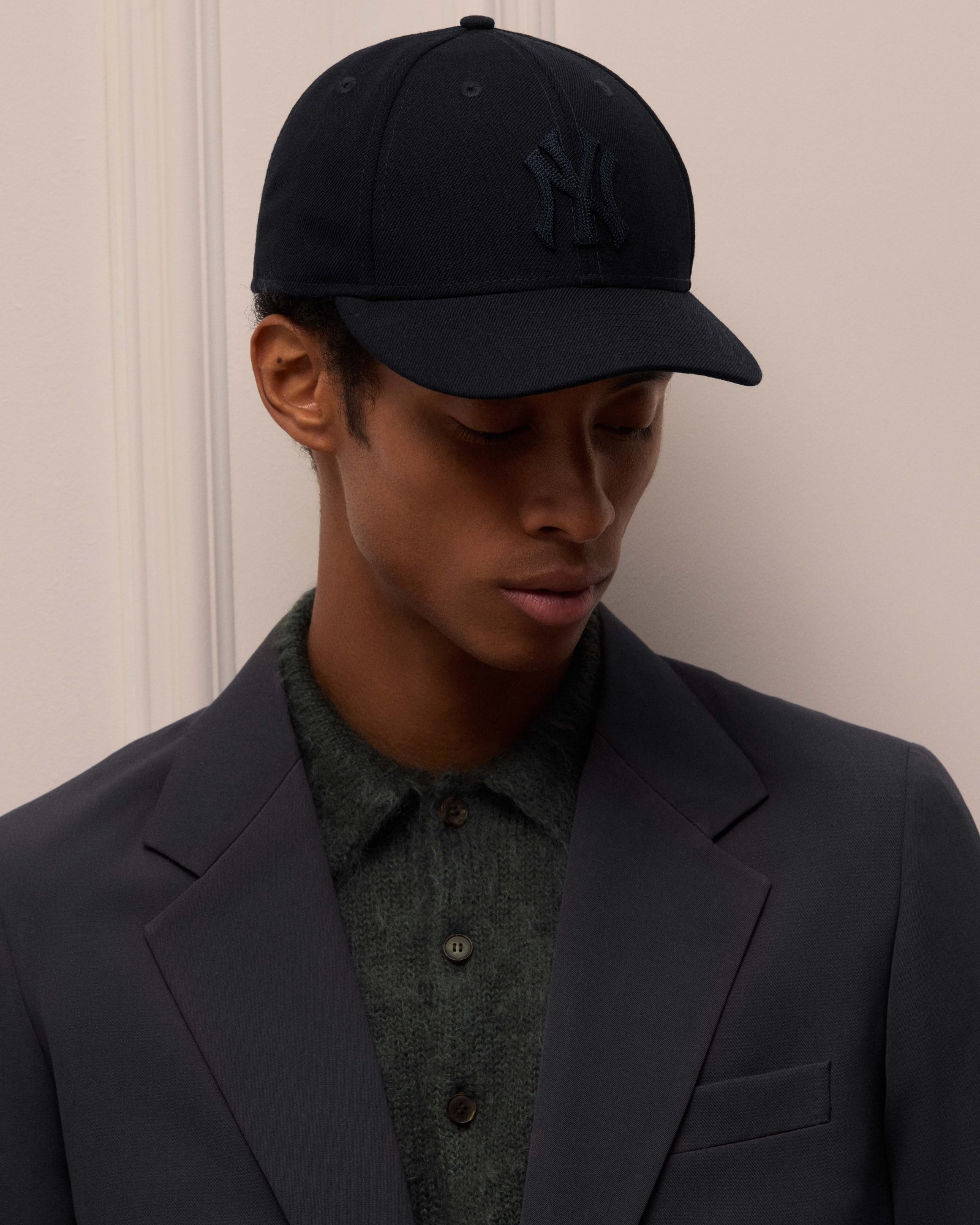 Kith×オーラリーが注目の初コラボ！ 両者の美学とエッセンスを