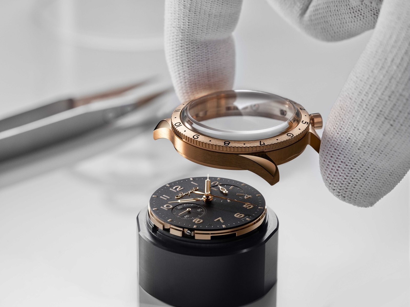 Breguet_SF_TYPE-XX_POSE_CARRURE.jpg