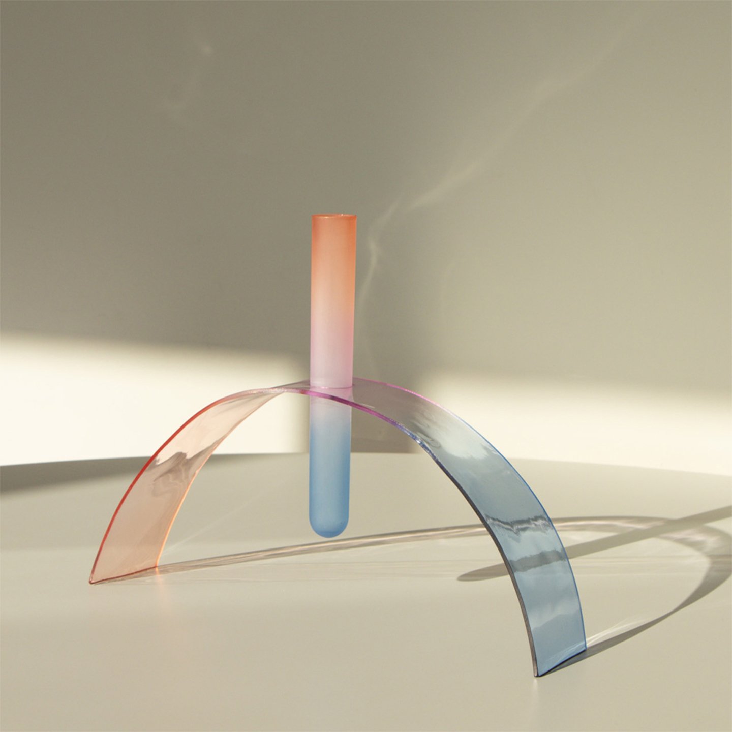 Bending Acrylic Vase レッド x ブルー.jpg